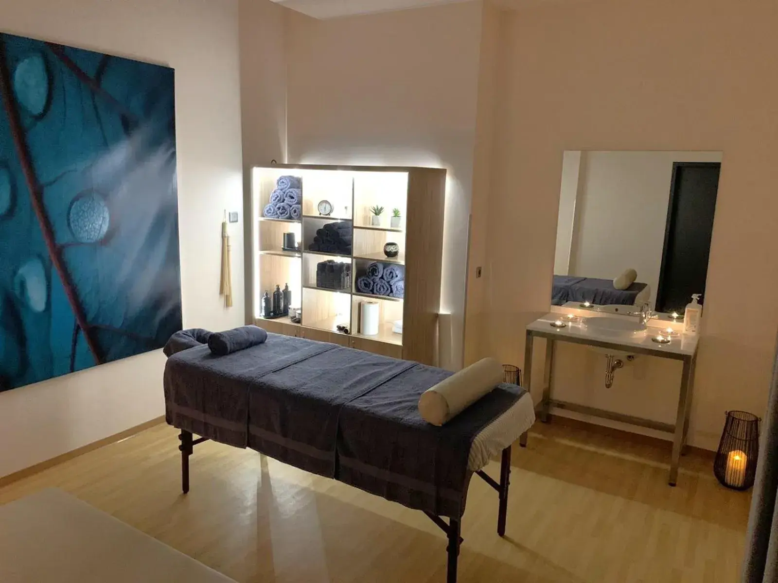 Superior King room with HOLIDAY OFFER - single occupancy in Sky Loft Hotel Kyiv by Rixwell International Superior King room with HOLIDAY OFFER - single occupancy in Sky Loft Hotel Kyiv by Rixwell International