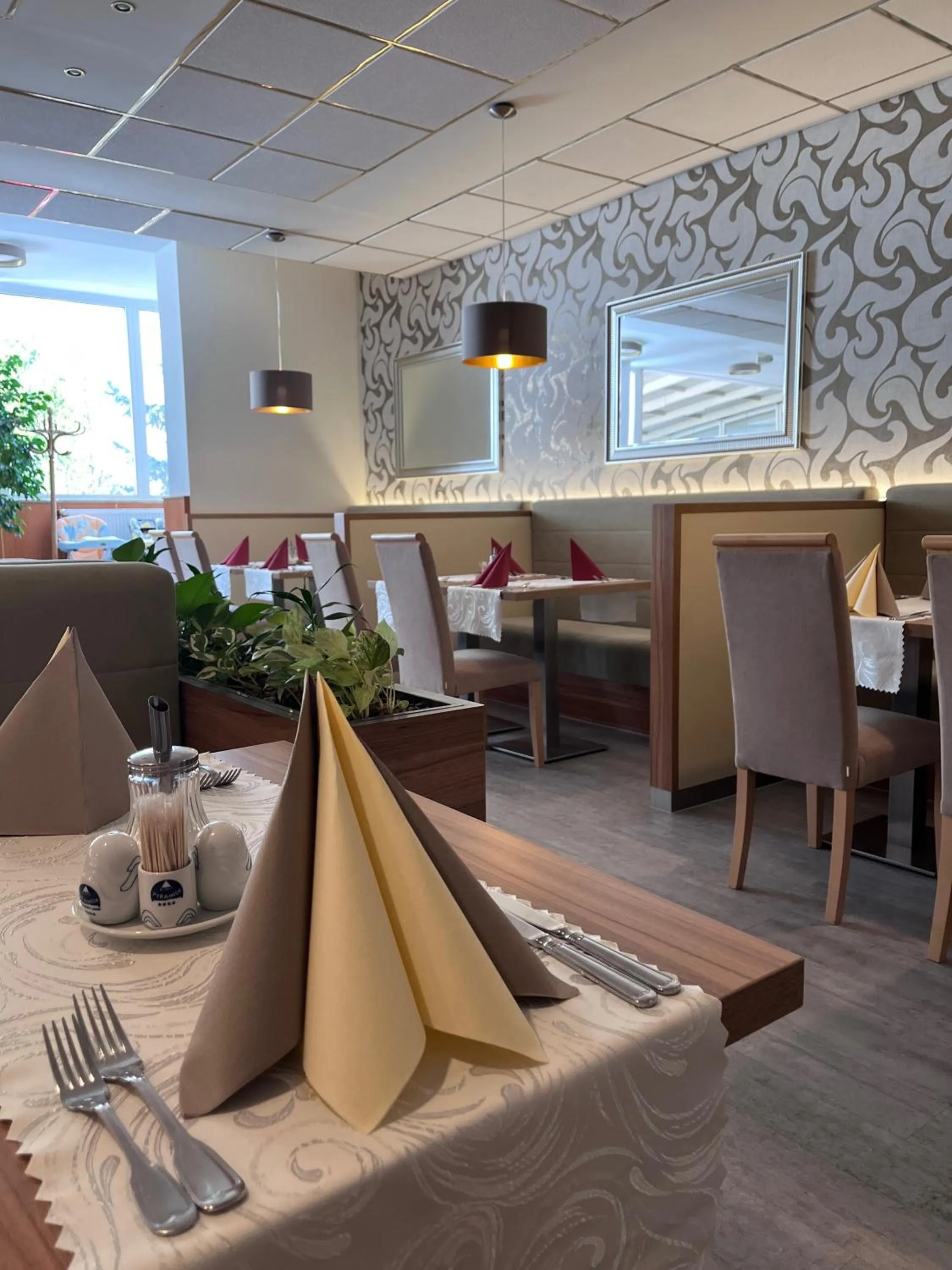 Restaurant/places to eat in Lázeňský hotel Pyramida