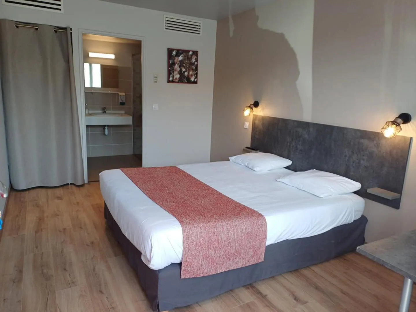 Bed in Hotel Restaurant L'Espassole