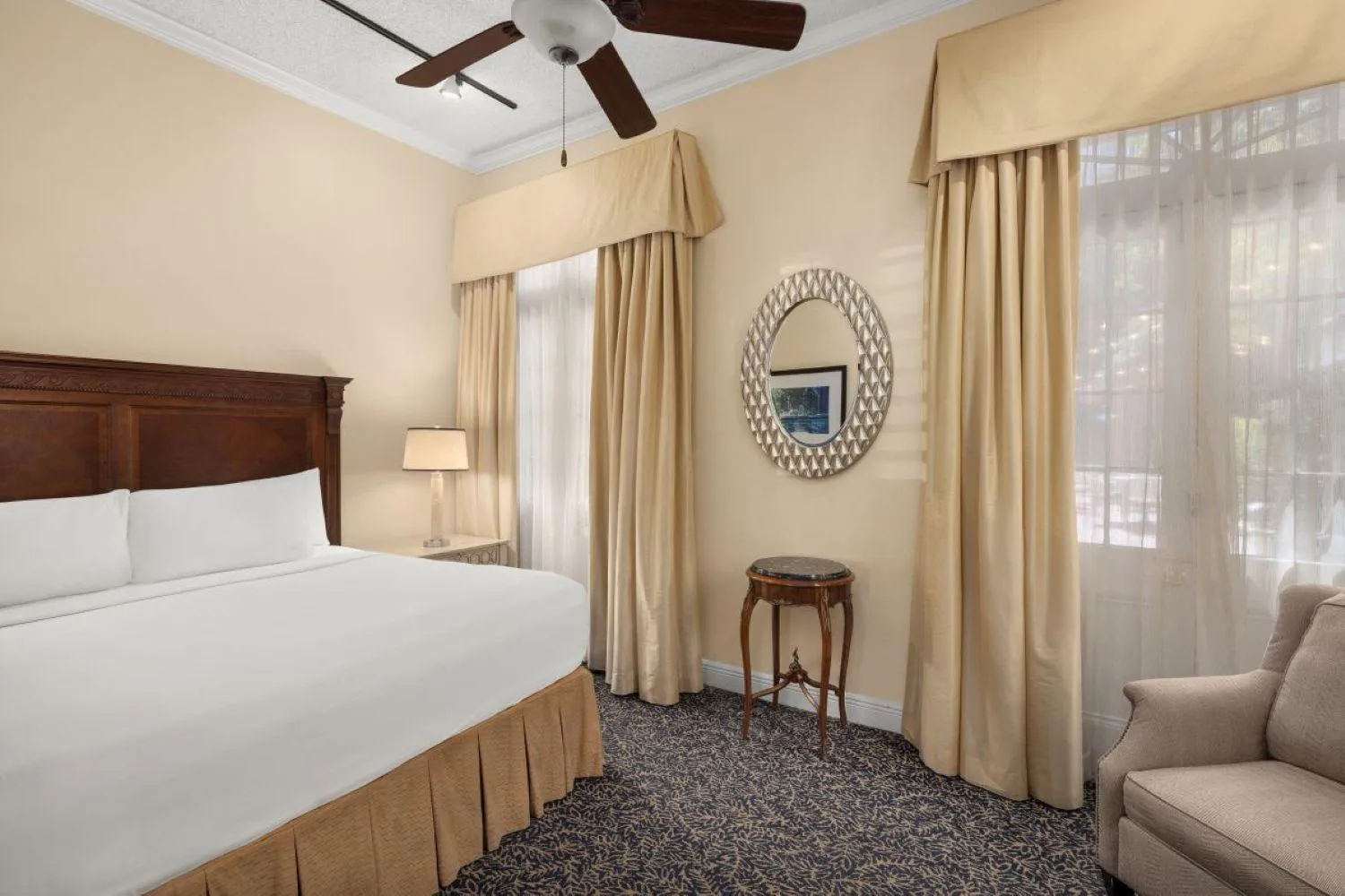 Bedroom, Bed in Maison Dupuy Hotel