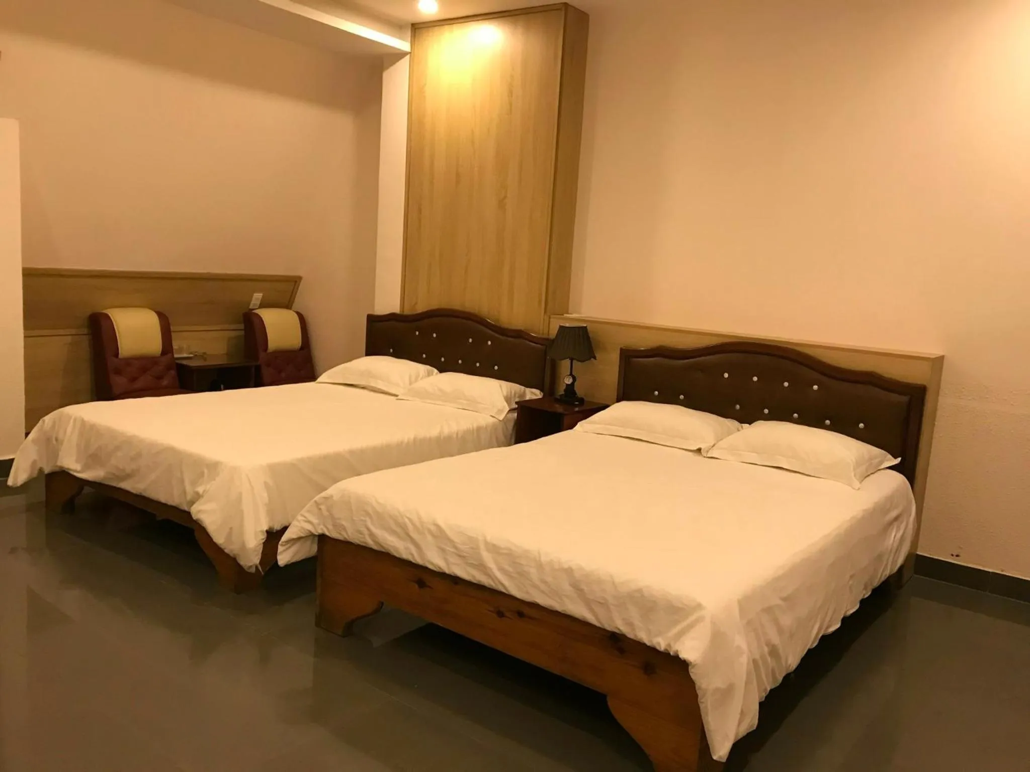 Bed in Tuyet Son Hotel