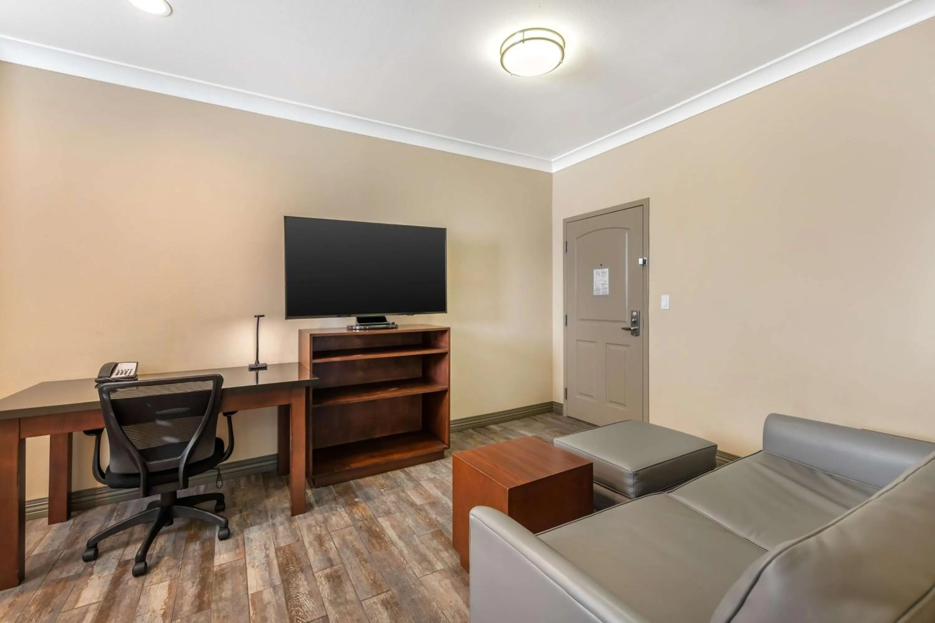 Photo of the whole room in Best Western PLUS Avita Suites