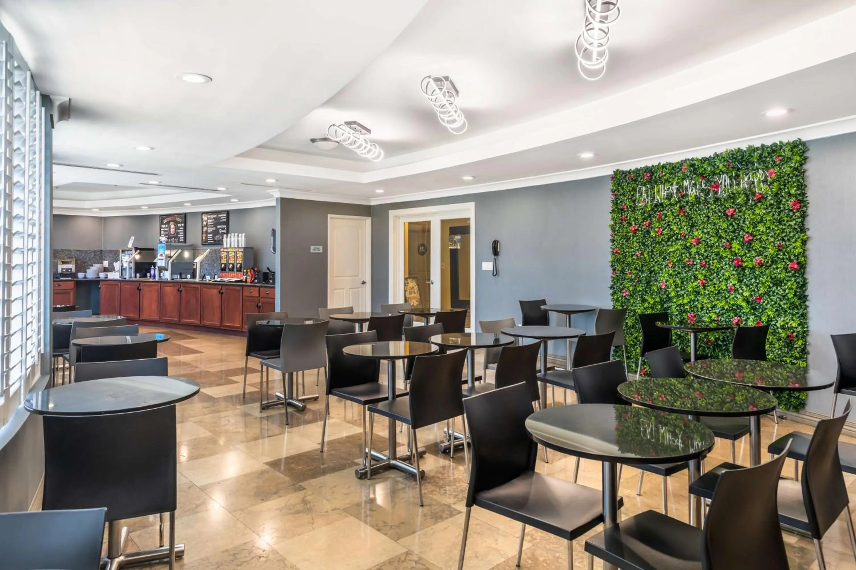 Breakfast in Best Western PLUS Avita Suites