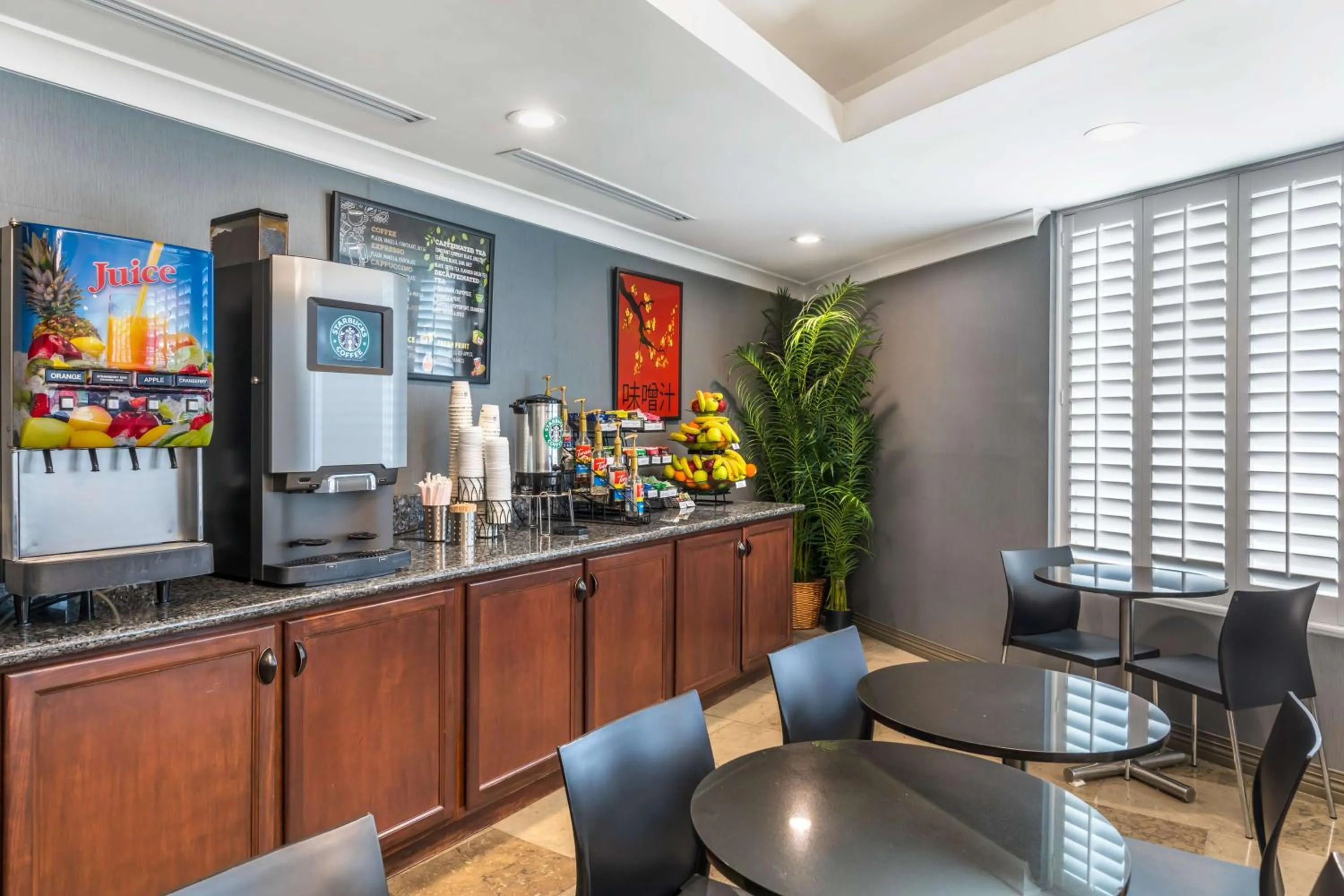 Breakfast in Best Western PLUS Avita Suites