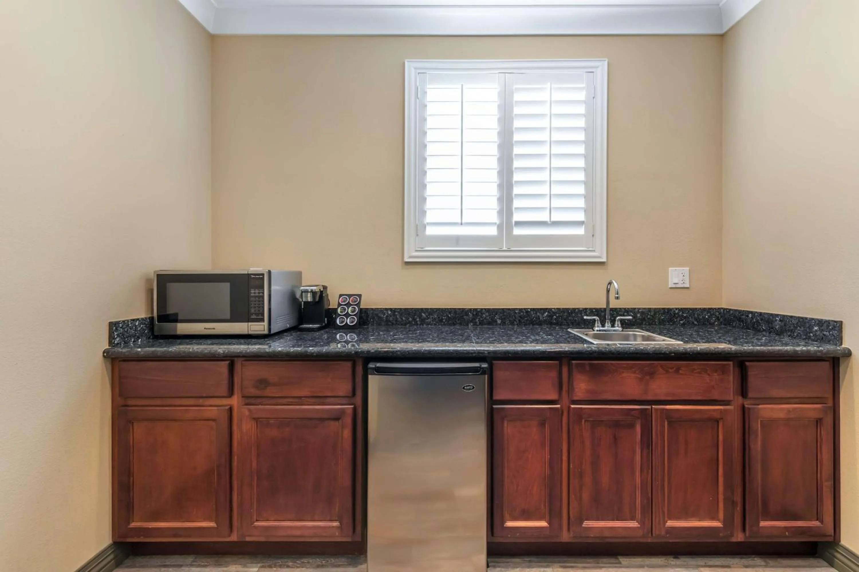 Photo of the whole room in Best Western PLUS Avita Suites