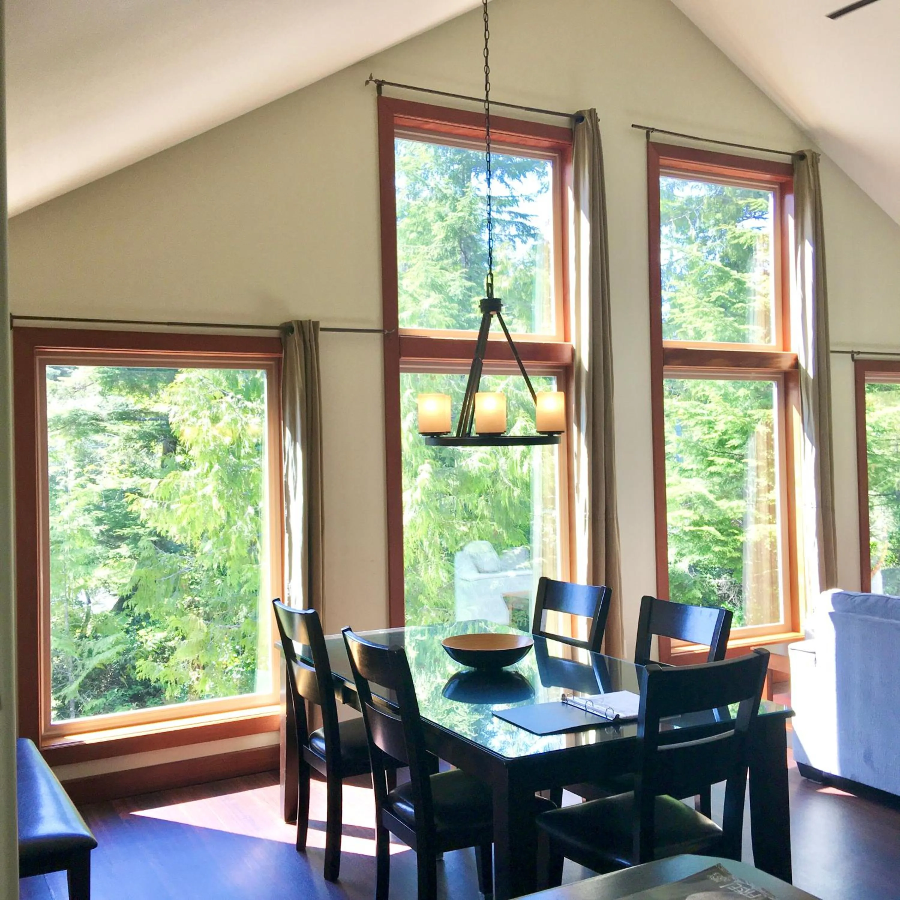 Living room in Cobble Wood and Bird Sanctuary Guest Houses