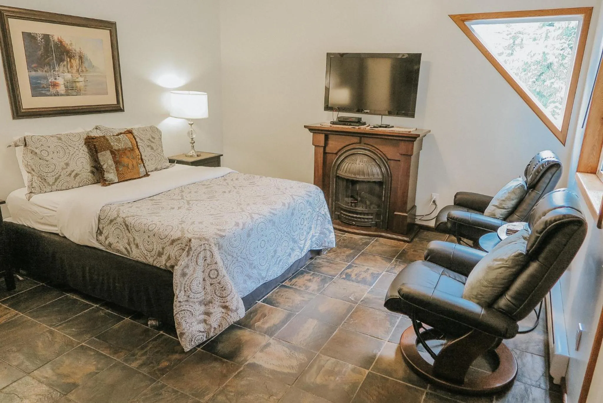 Bedroom, Bed in Cobble Wood and Bird Sanctuary Guest Houses