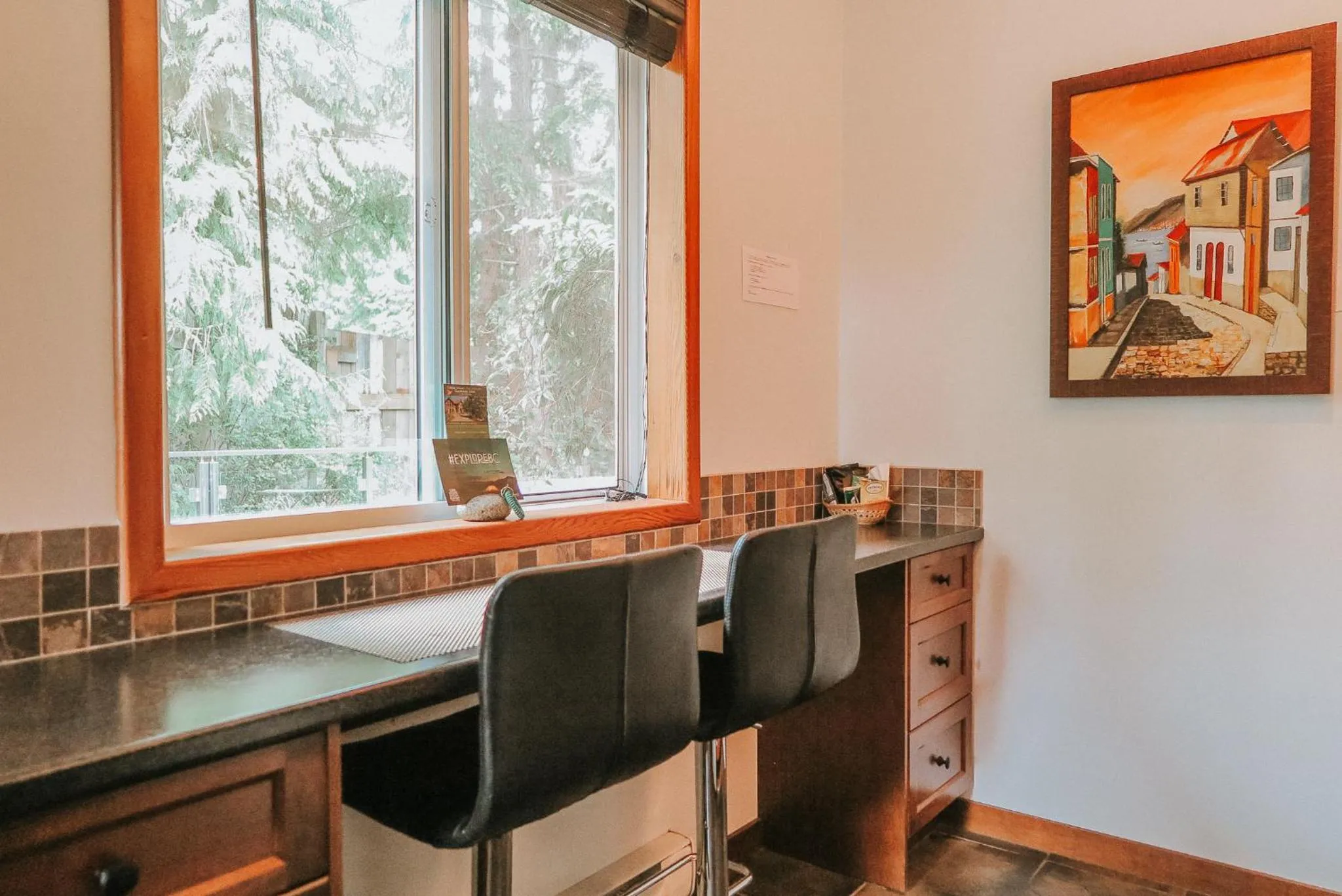 Kitchen or kitchenette in Cobble Wood and Bird Sanctuary Guest Houses