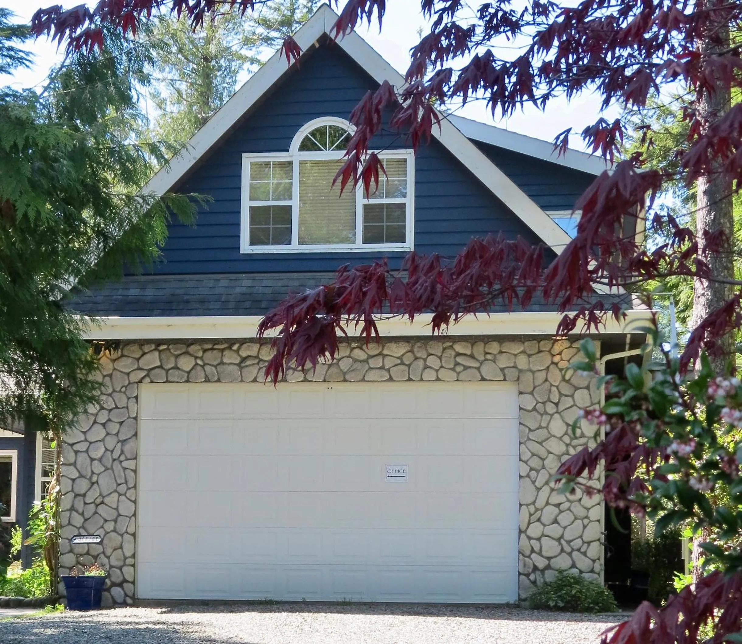 Property building in Cobble Wood and Bird Sanctuary Guest Houses