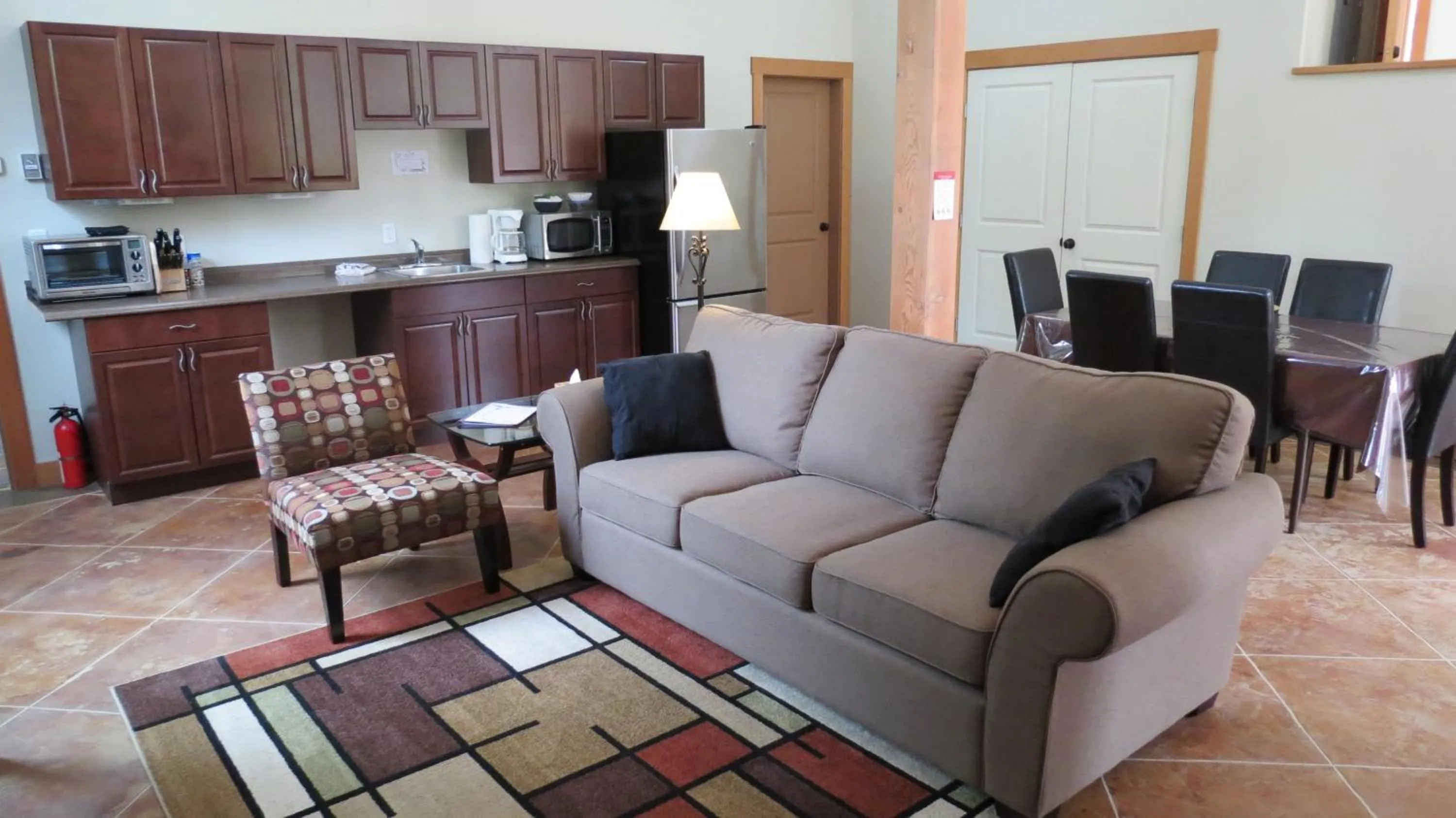 Kitchen or kitchenette in Cobble Wood and Bird Sanctuary Guest Houses