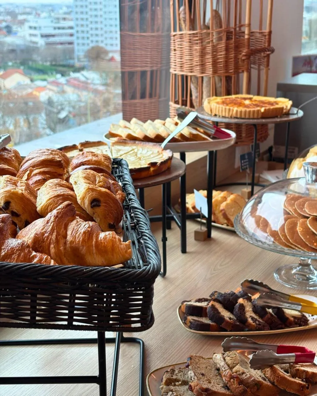 Breakfast in The Originals Boutique, Hôtel Maison Montmartre Paris Les Puces