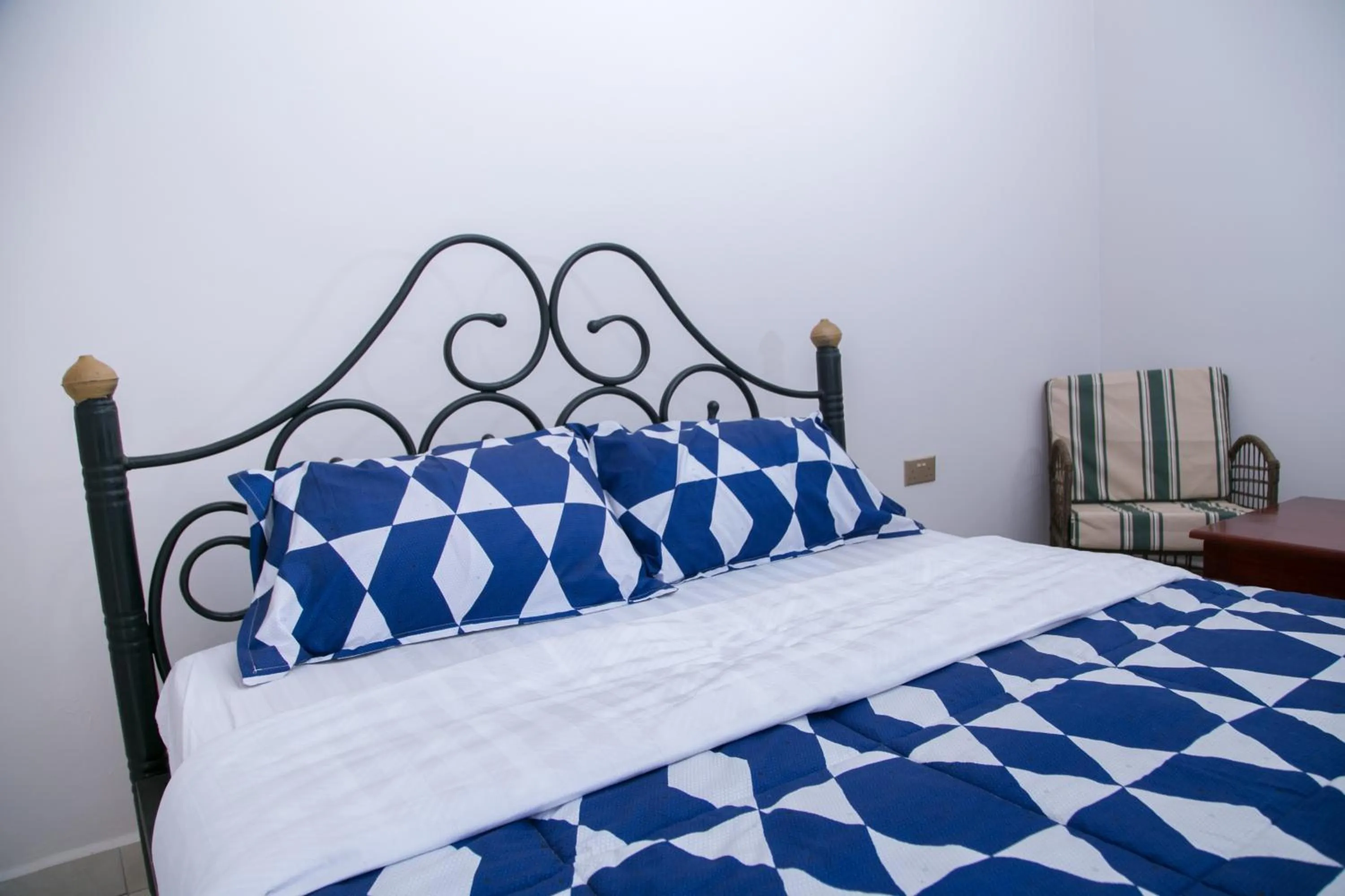 Bed in Red Sox Hotel Ltd