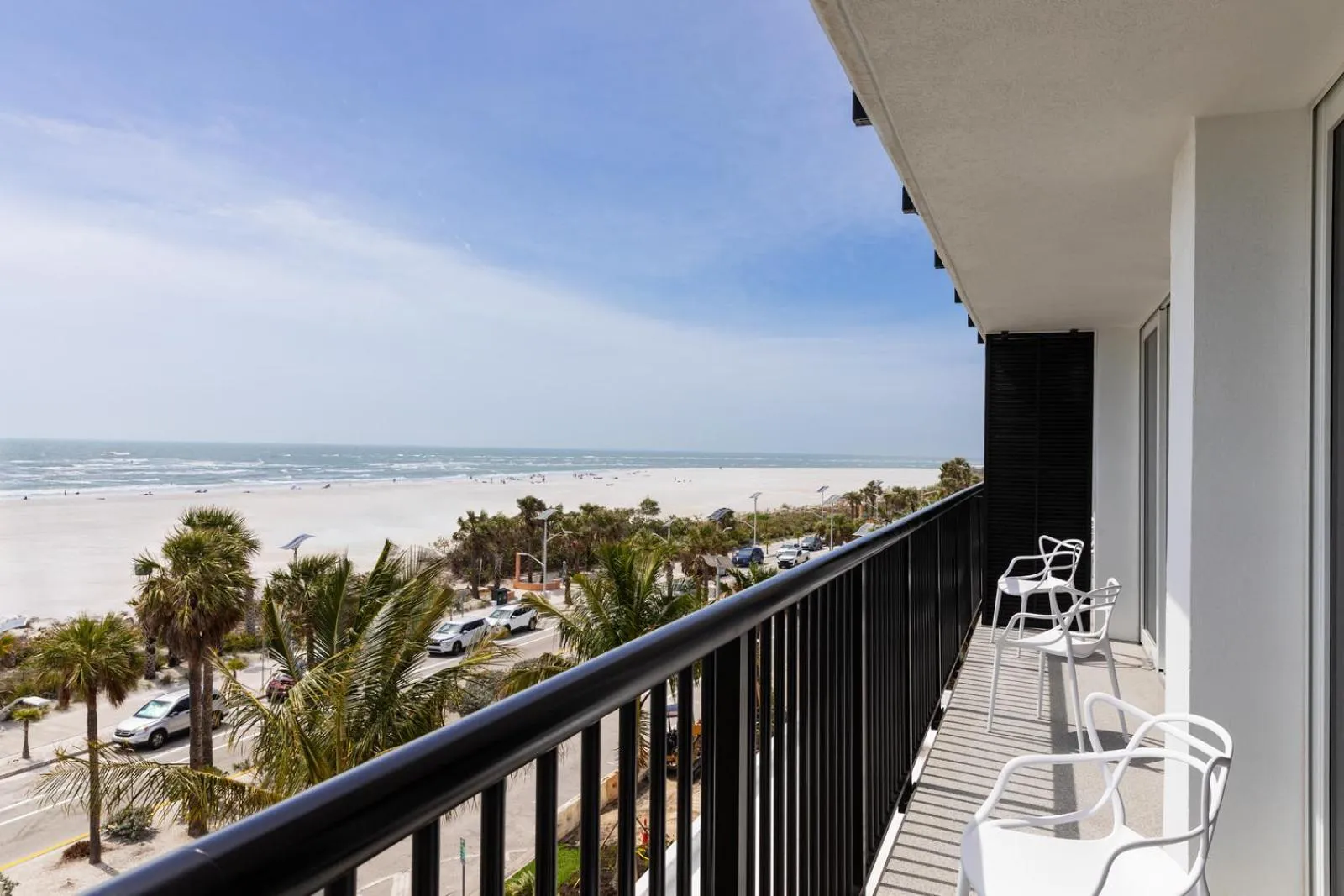 Cirque St Armands Beachside