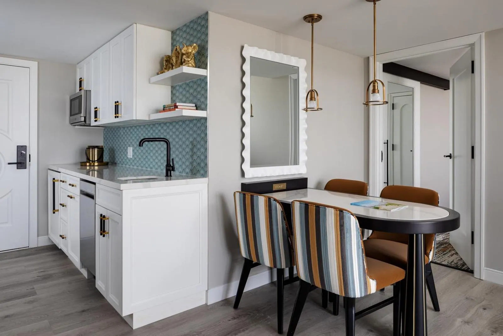 Cirque St Armands Beachside