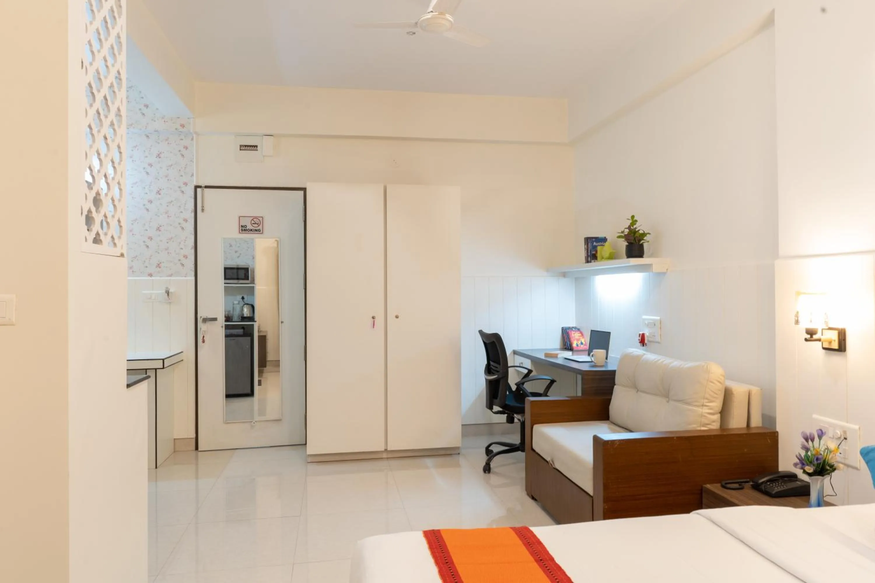 Bed in Bauhinia