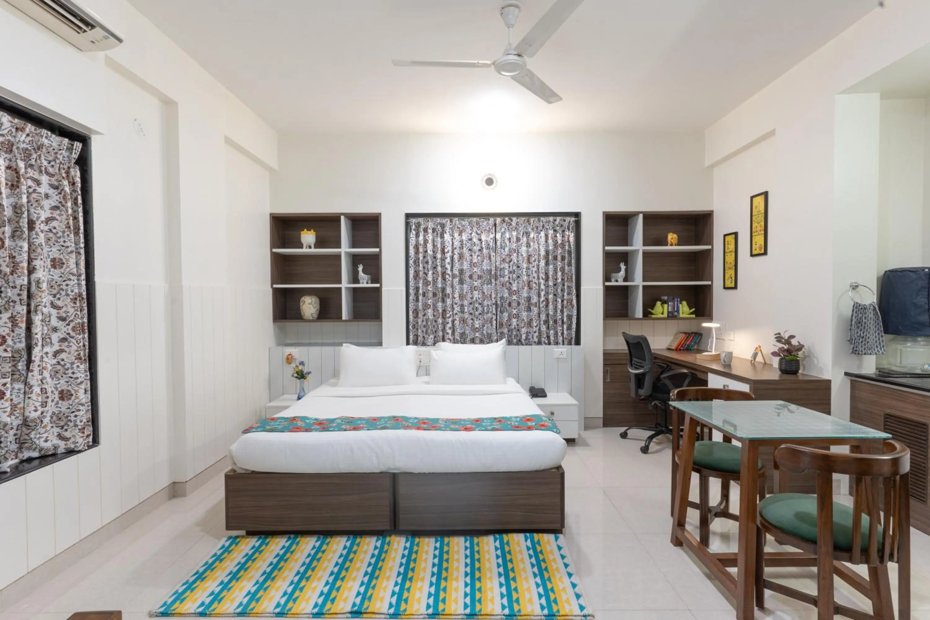 Bed in Bauhinia