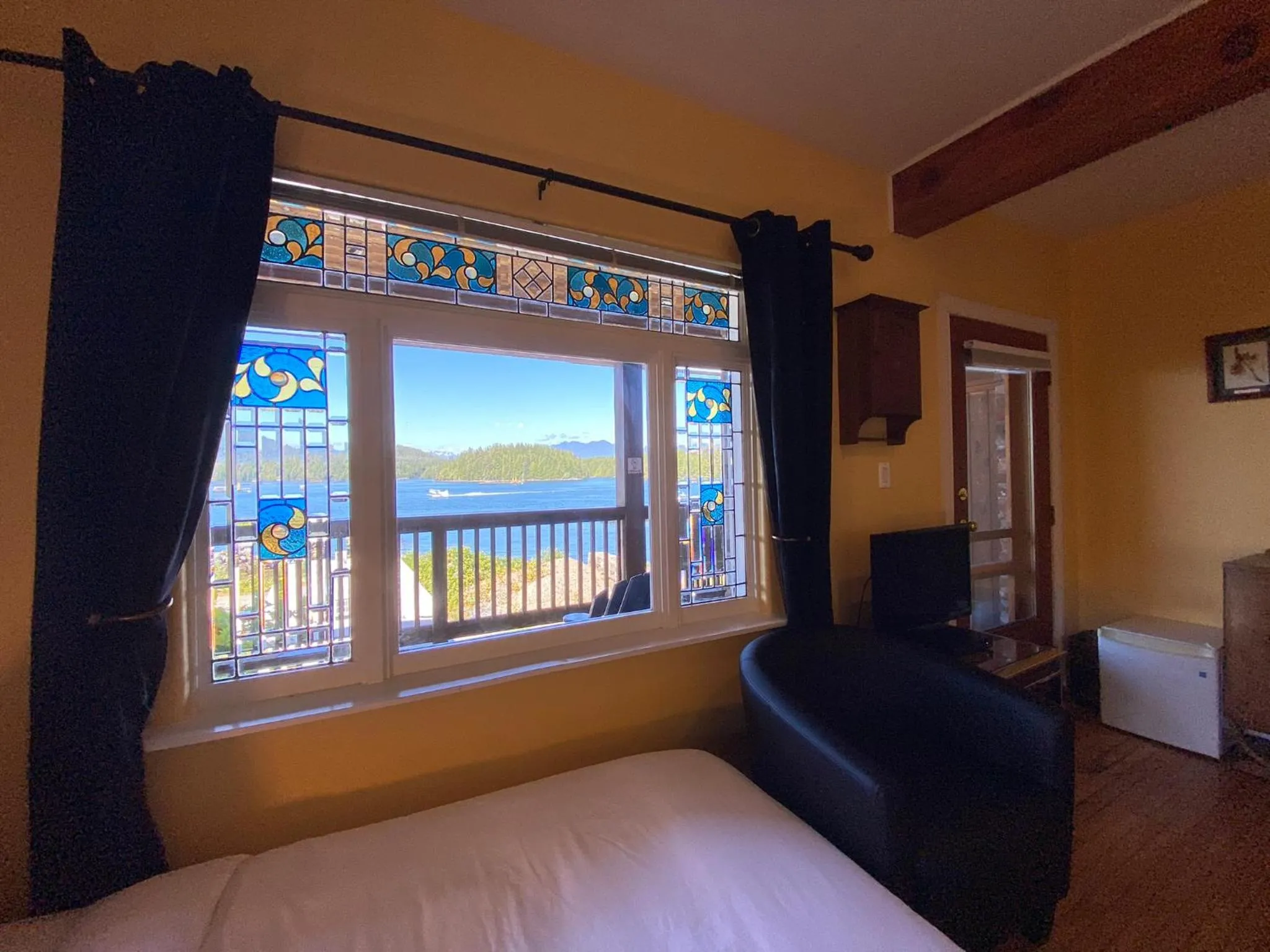 Bed in The Inn at Tough City