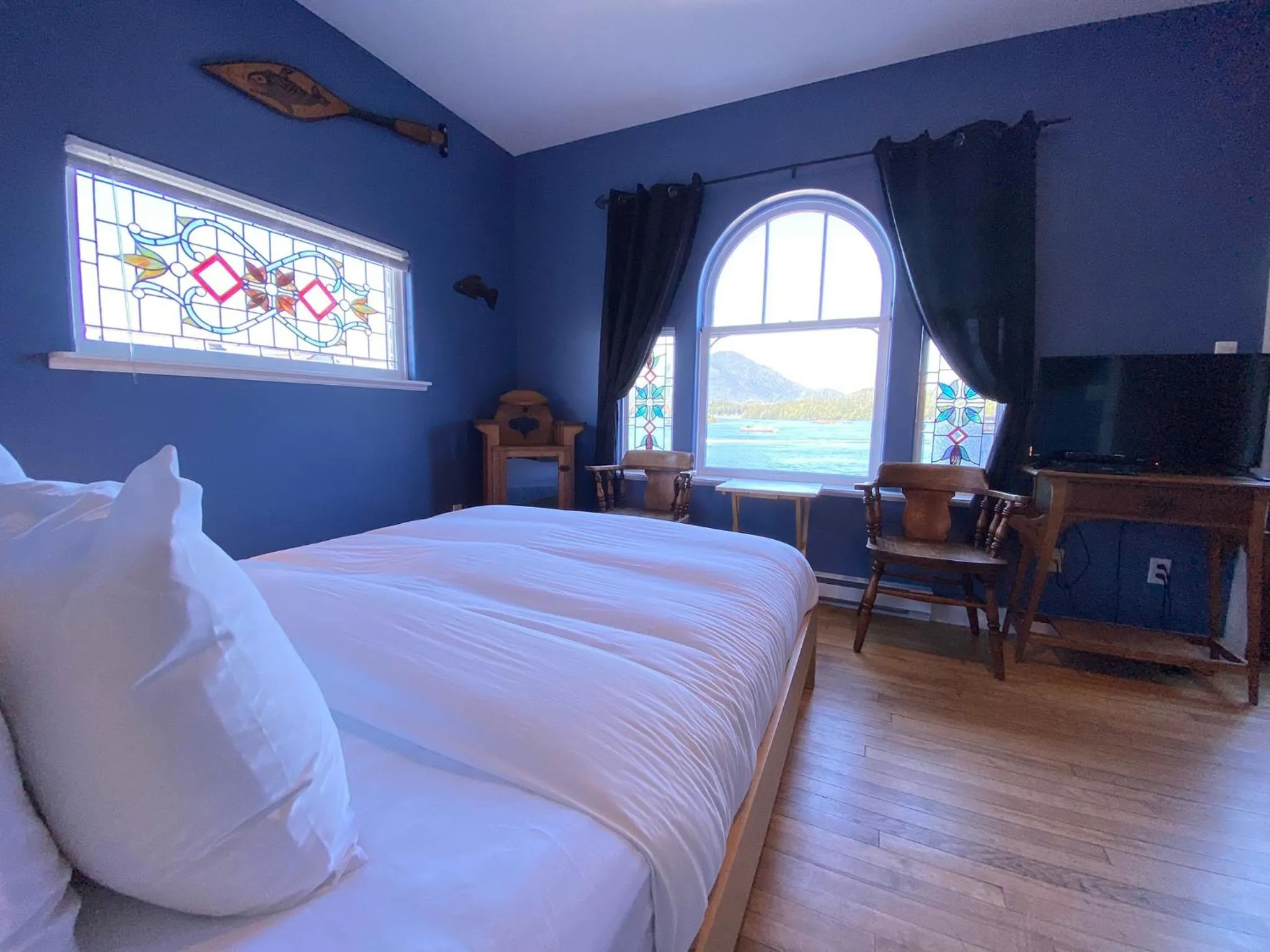 Bed in The Inn at Tough City