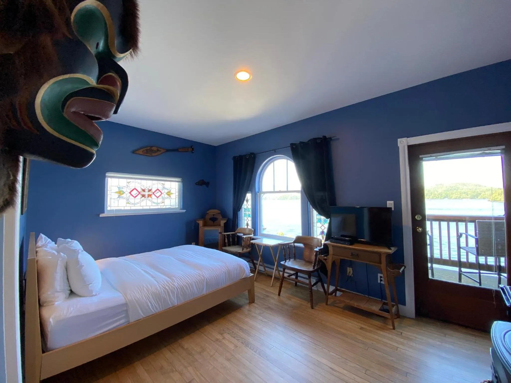 Bed in The Inn at Tough City