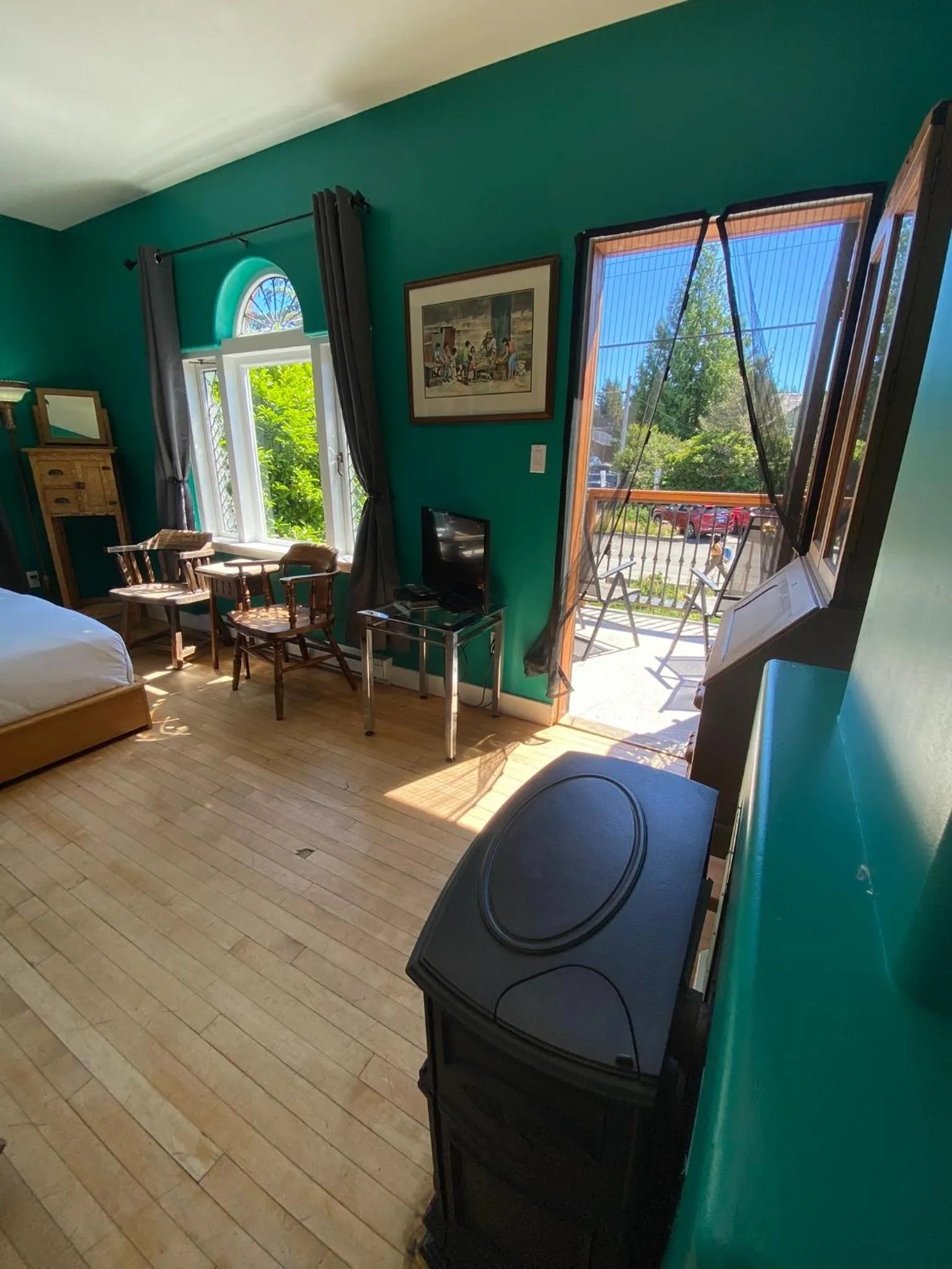 Bed in The Inn at Tough City