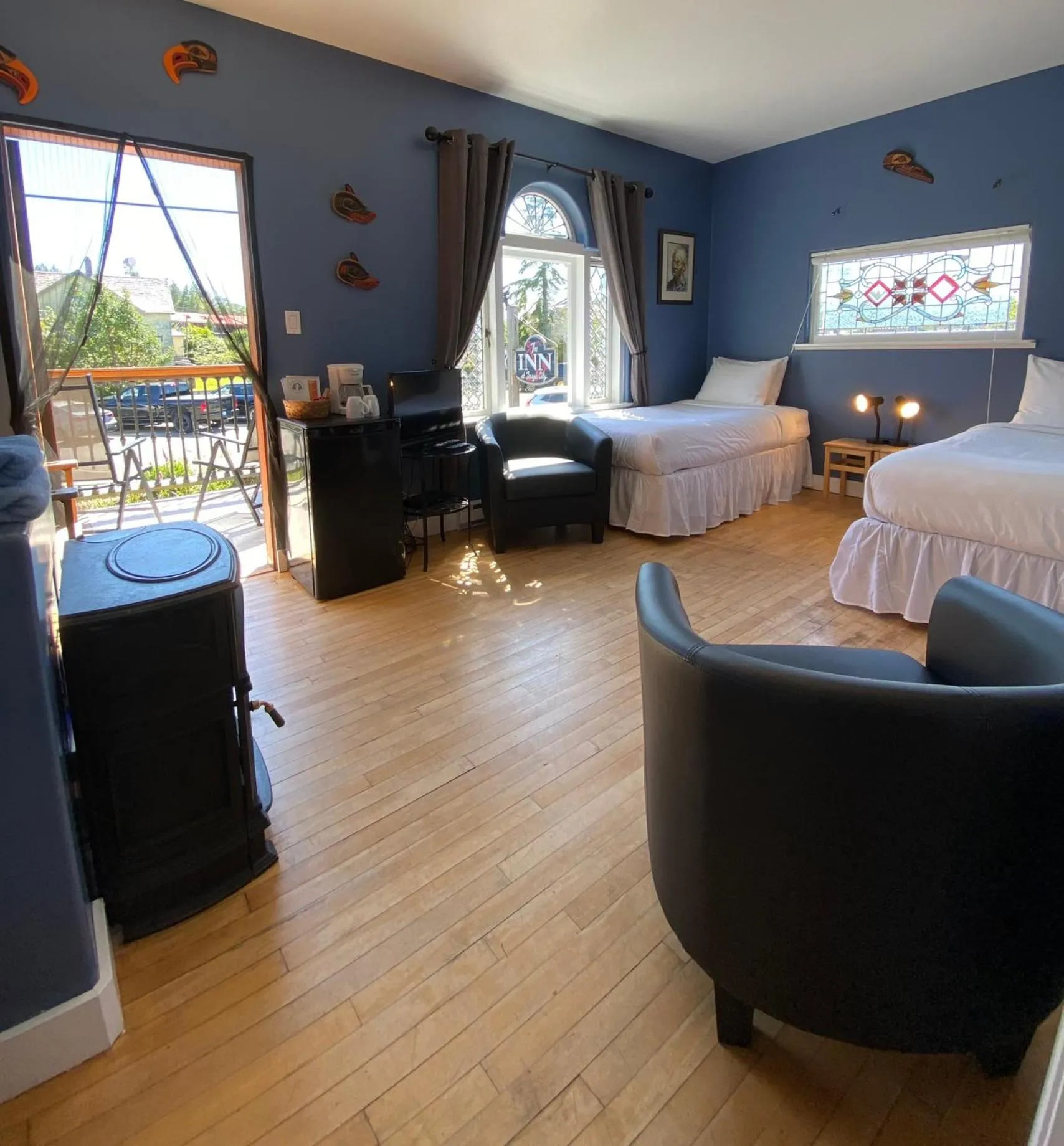 View (from property/room), Bed in The Inn at Tough City