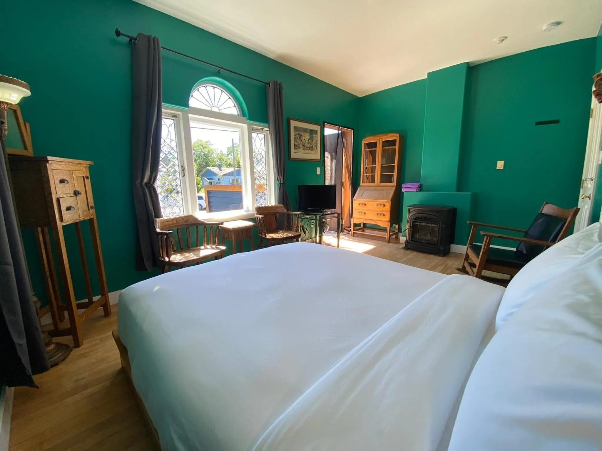 Bed in The Inn at Tough City