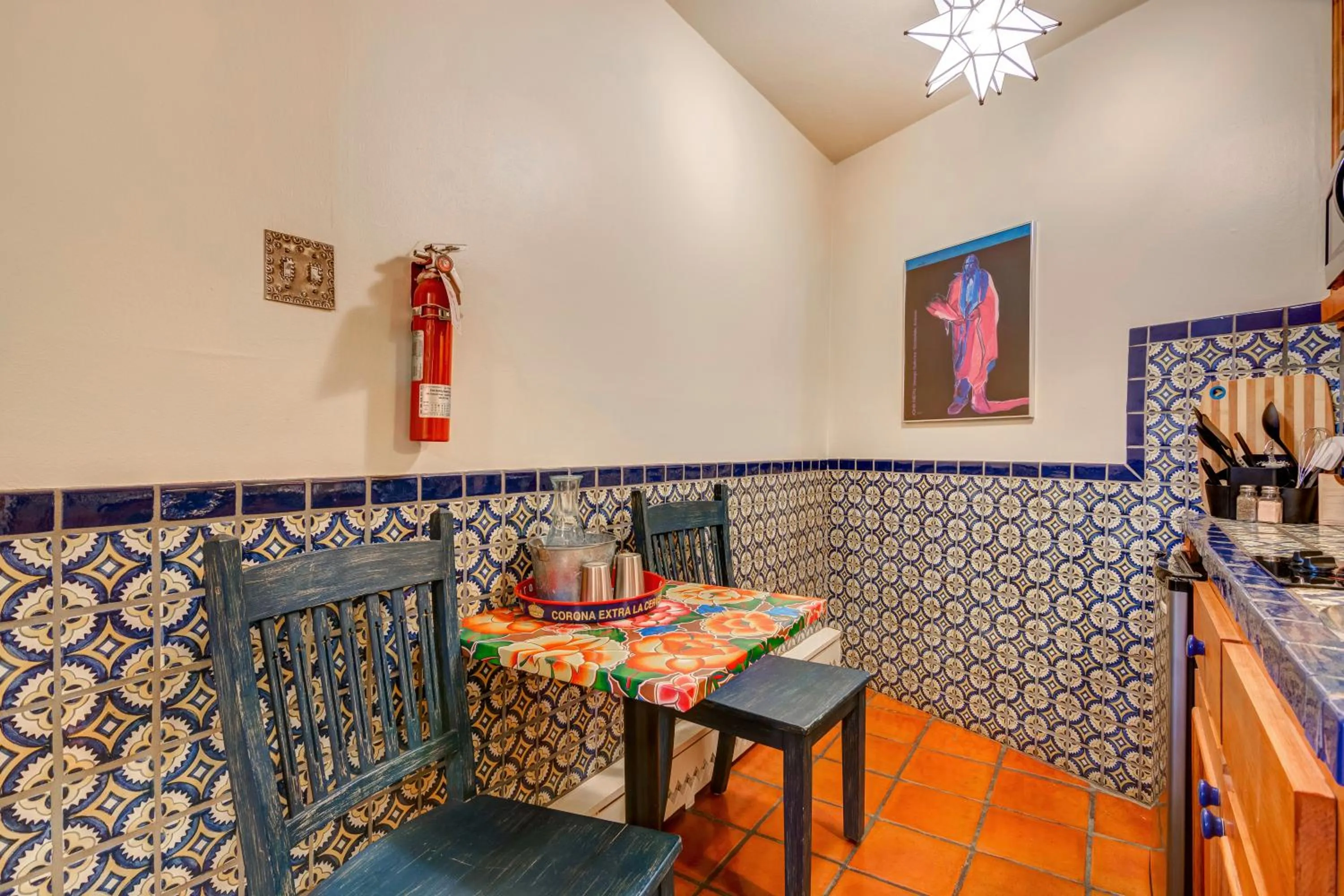 Kitchen or kitchenette in Santa Fe Motel & Inn