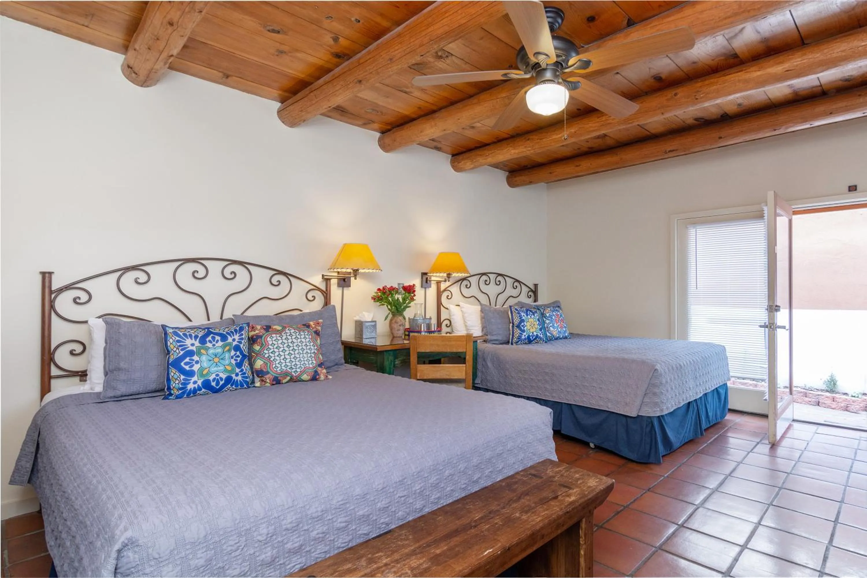 Photo of the whole room, Bed in Santa Fe Motel & Inn