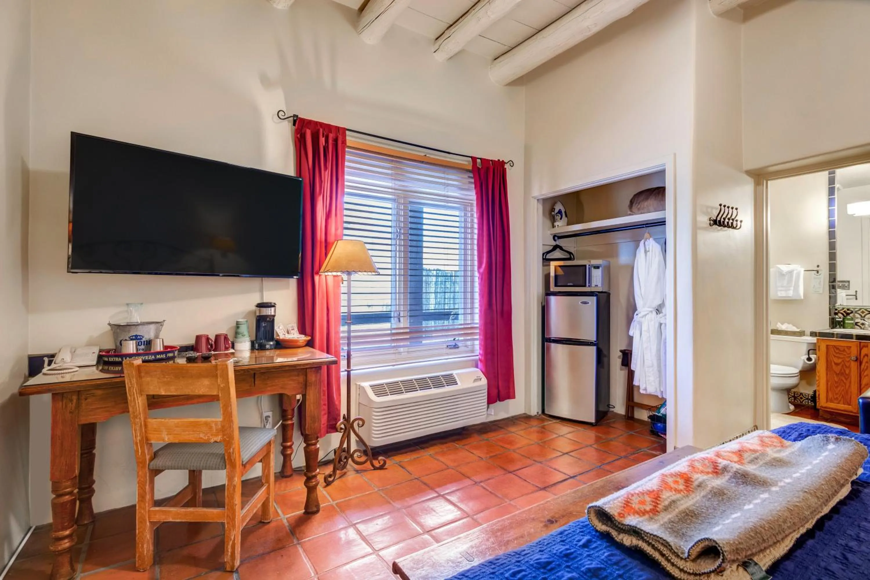 Bedroom, Bed in Santa Fe Motel & Inn