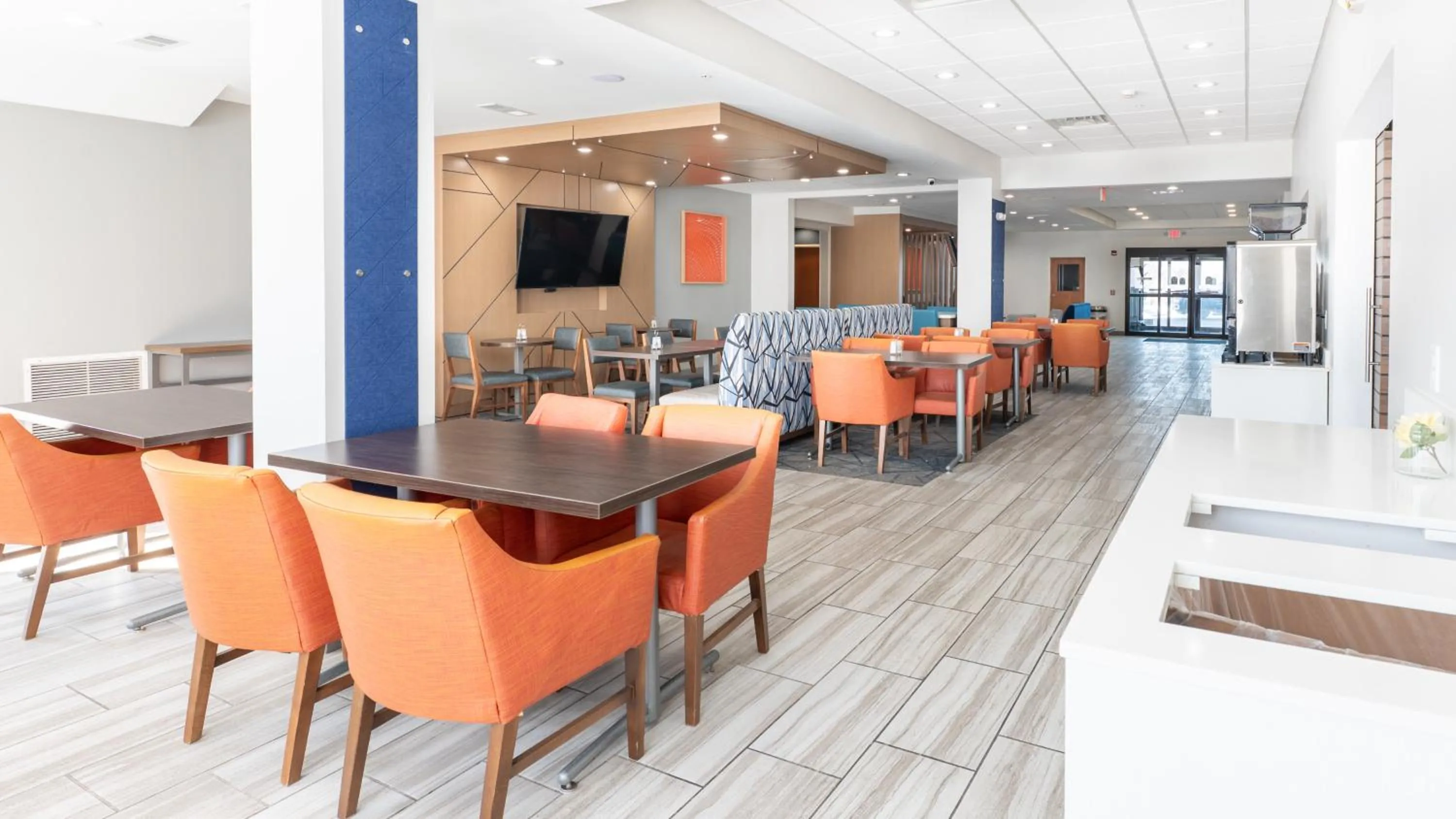 Breakfast in Holiday Inn Express Hotel & Suites Anderson by IHG