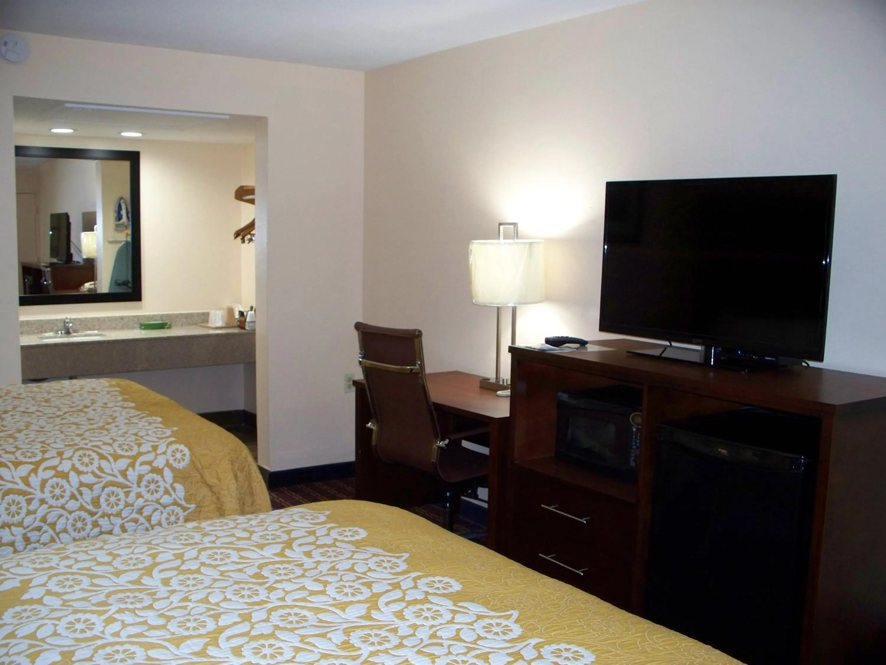 Bed in Bluegrass Inn