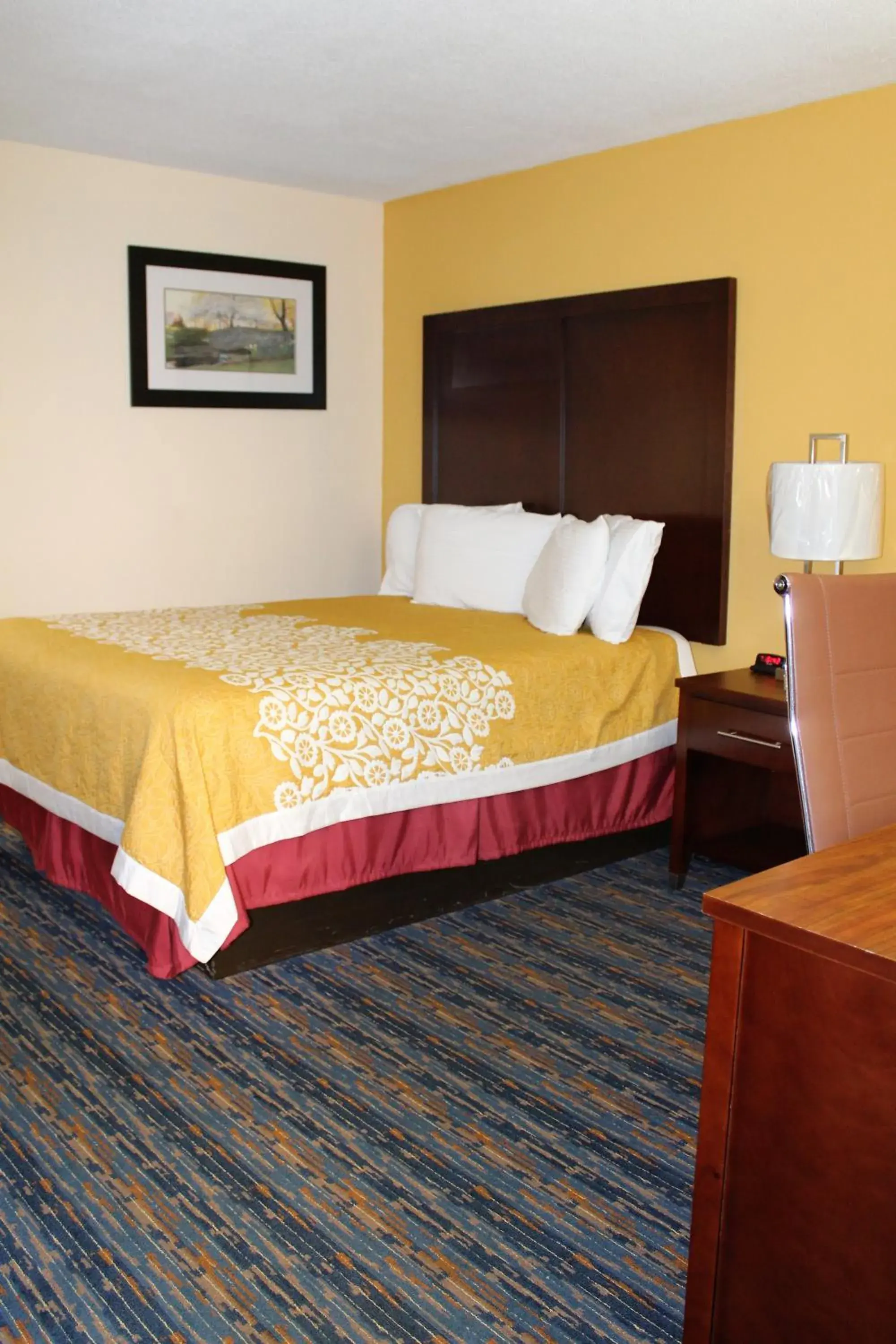 Bed in Bluegrass Inn Bed in Bluegrass Inn