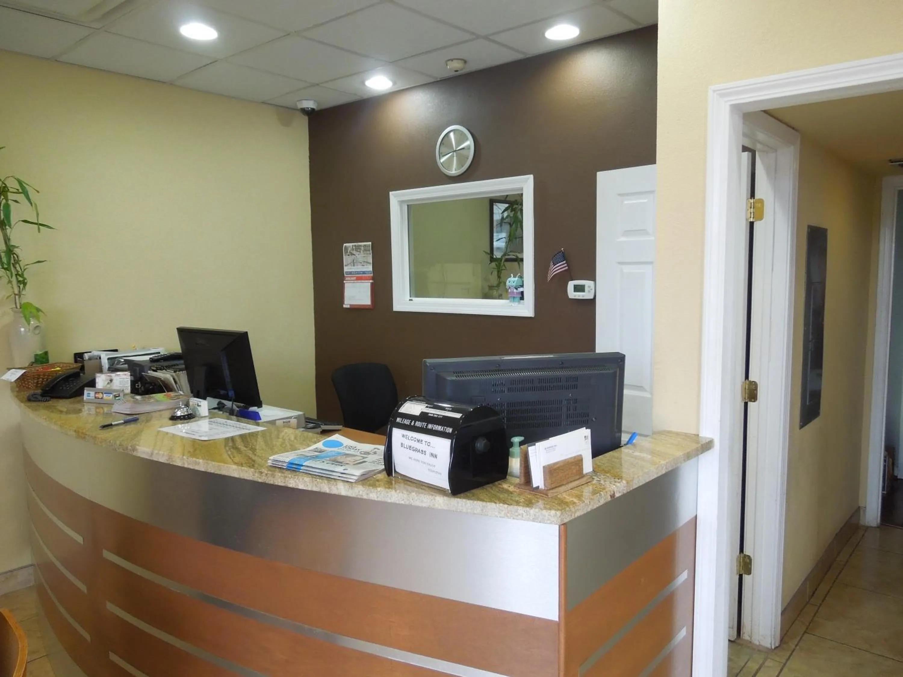 Lobby or reception in Bluegrass Inn