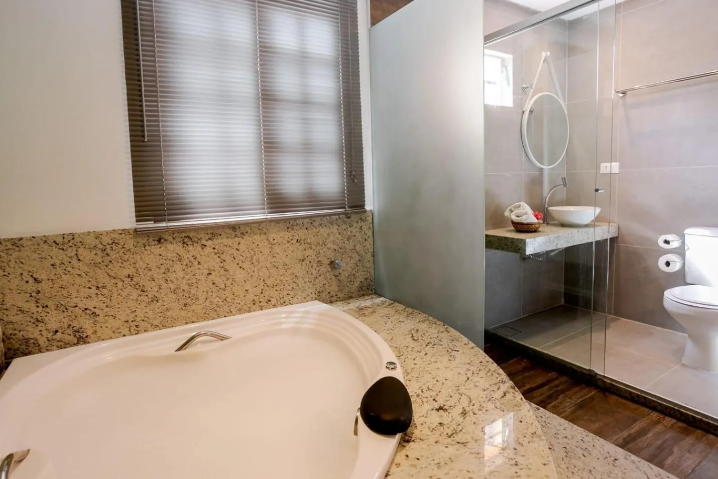 Bathroom, Bed in Pousada Casamar