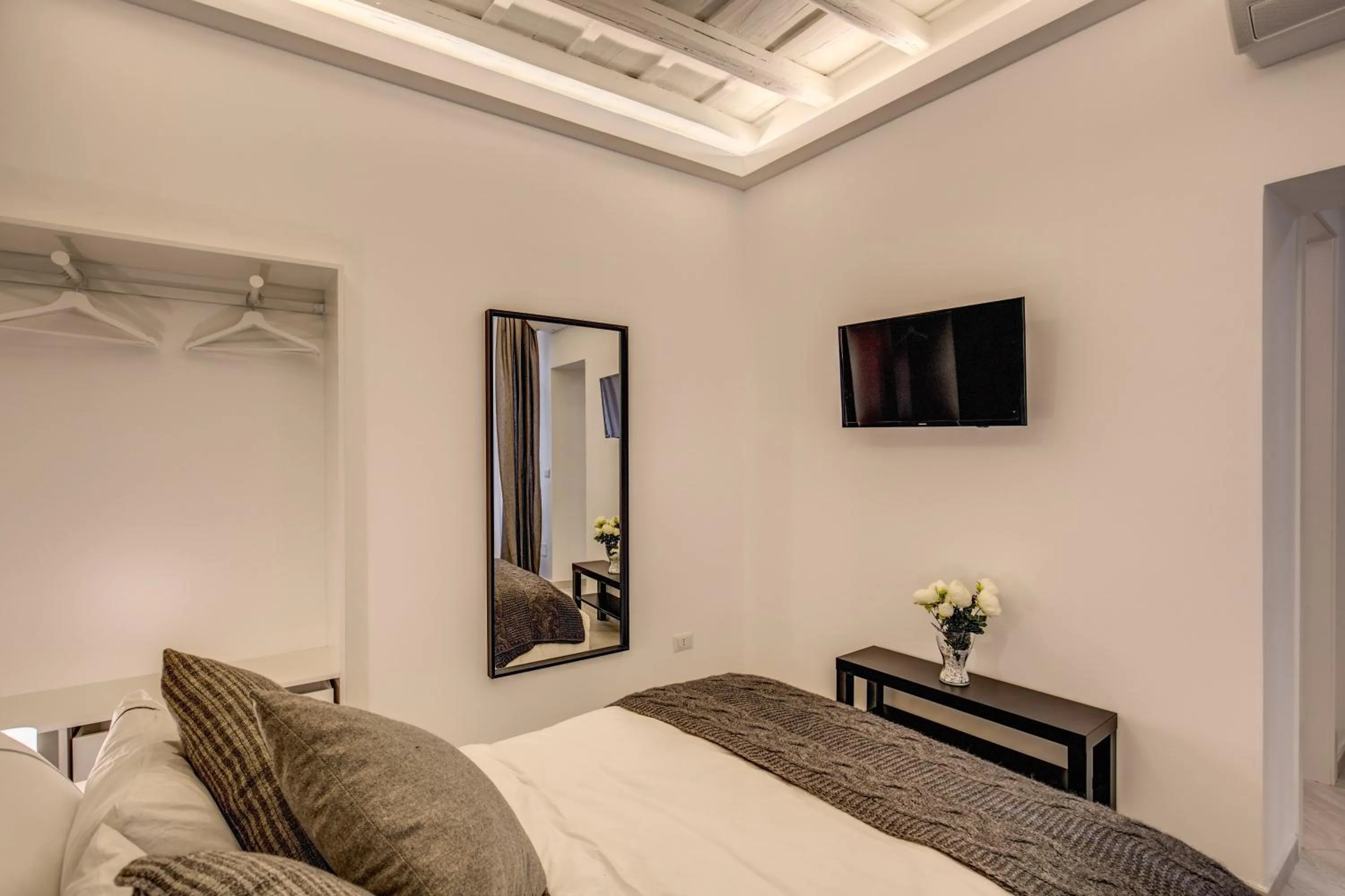 Photo of the whole room, Bed in Dimore Costaguti