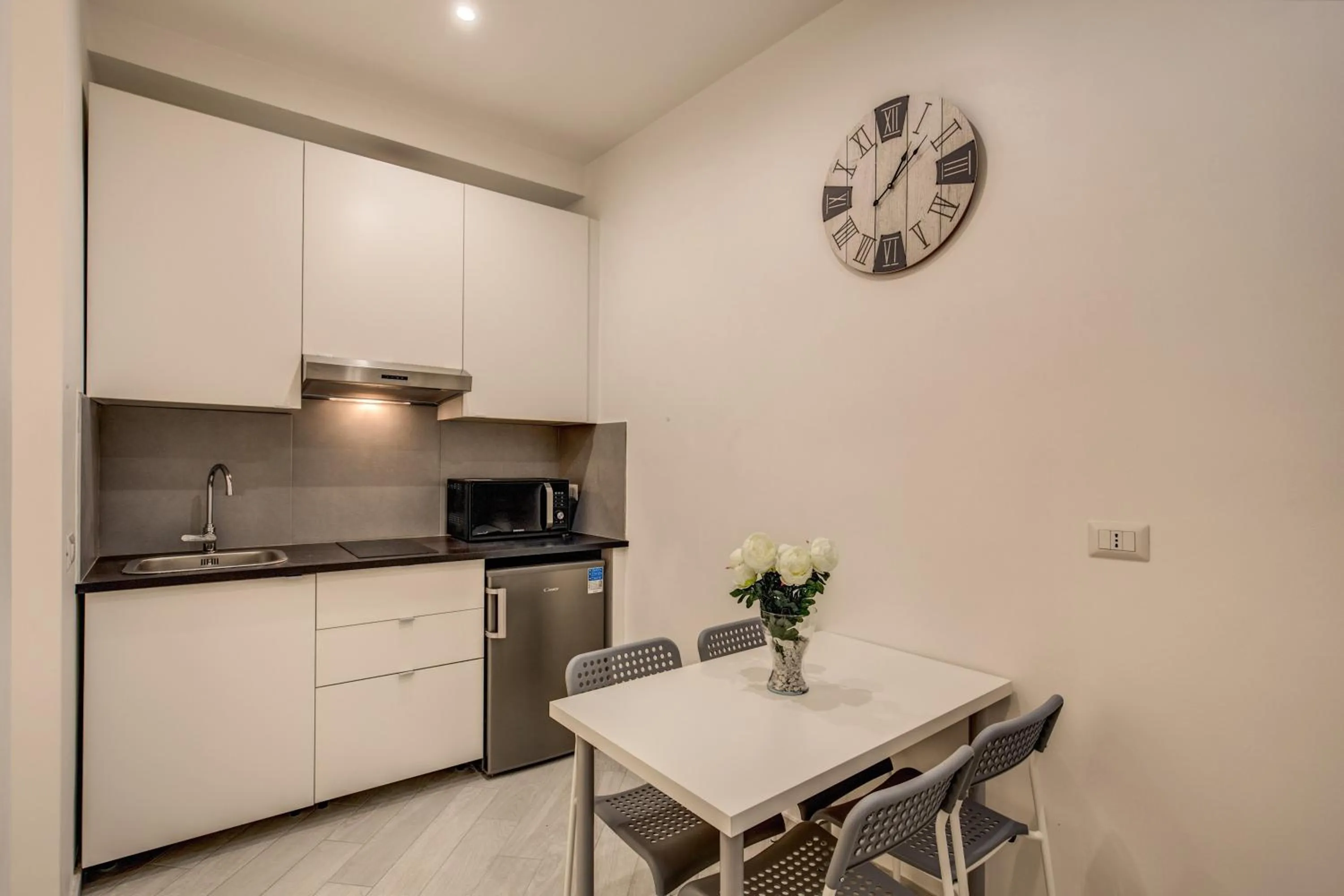 Communal kitchen in Dimore Costaguti