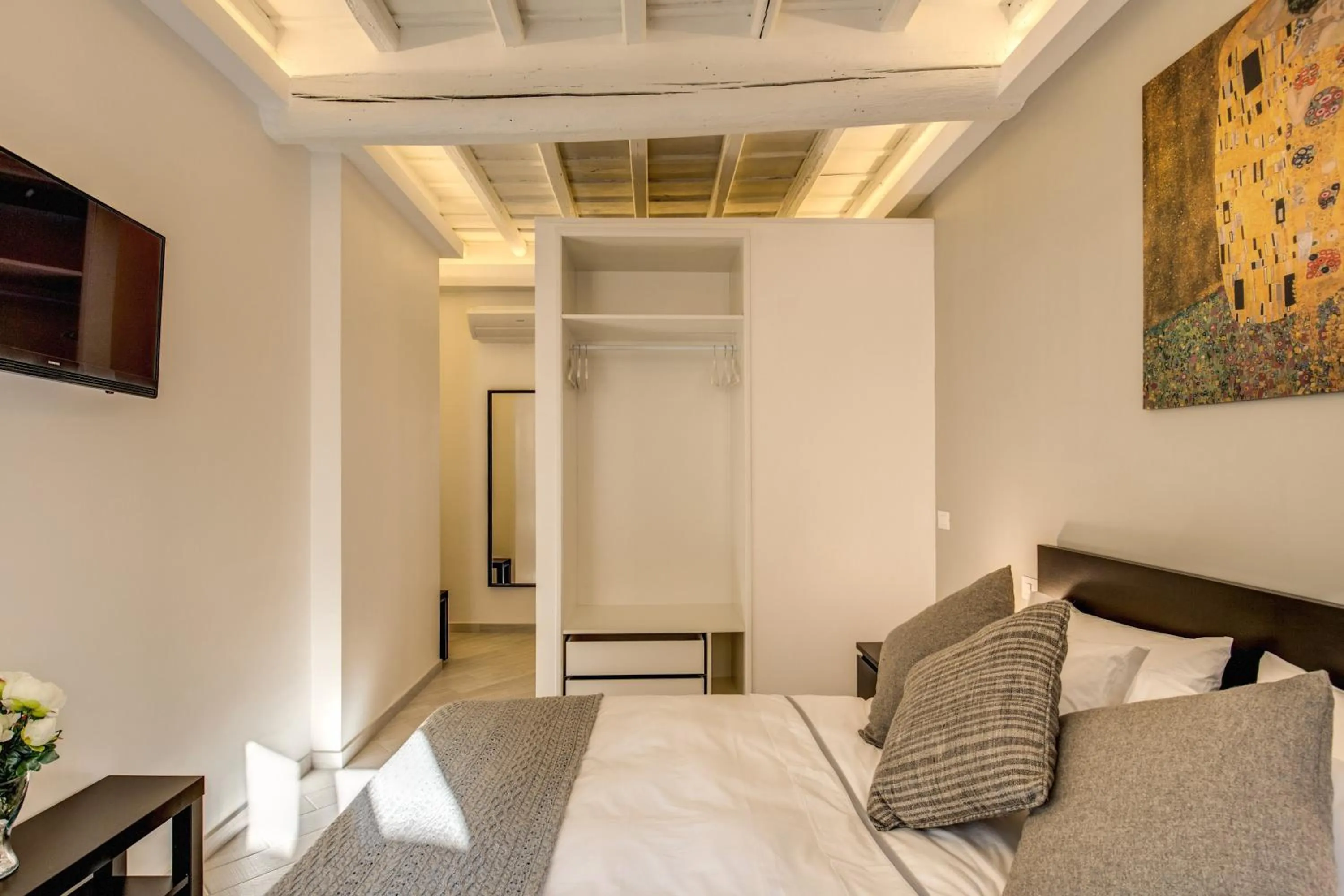 Photo of the whole room, Bed in Dimore Costaguti