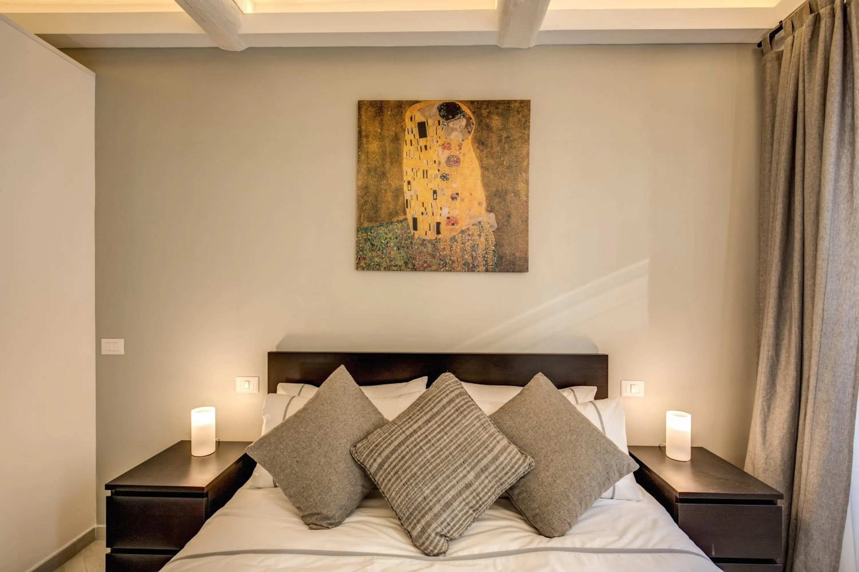 Photo of the whole room, Bed in Dimore Costaguti