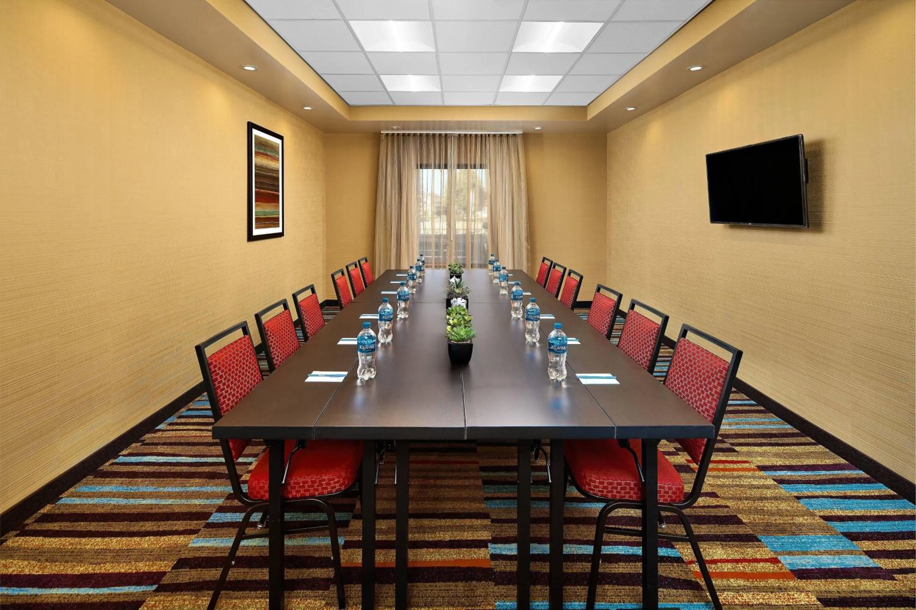 Meeting/conference room in Fairfield Inn & Suites by Marriott Fresno Yosemite International Airport
