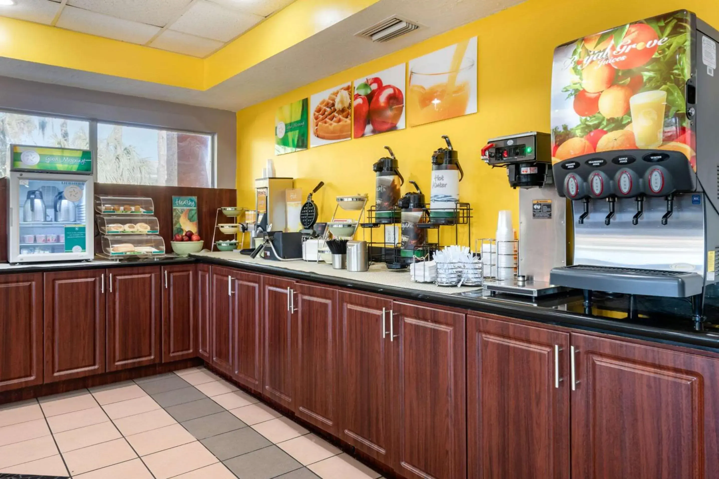 Breakfast in Quality Inn Sarasota North Near Lido Key Beach Breakfast in Quality Inn Sarasota North Near Lido Key Beach