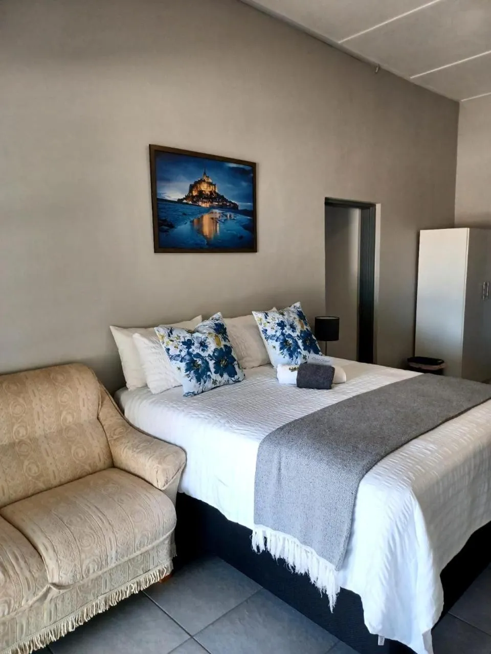 Photo of the whole room, Bed in Oppi Draai Guesthouse