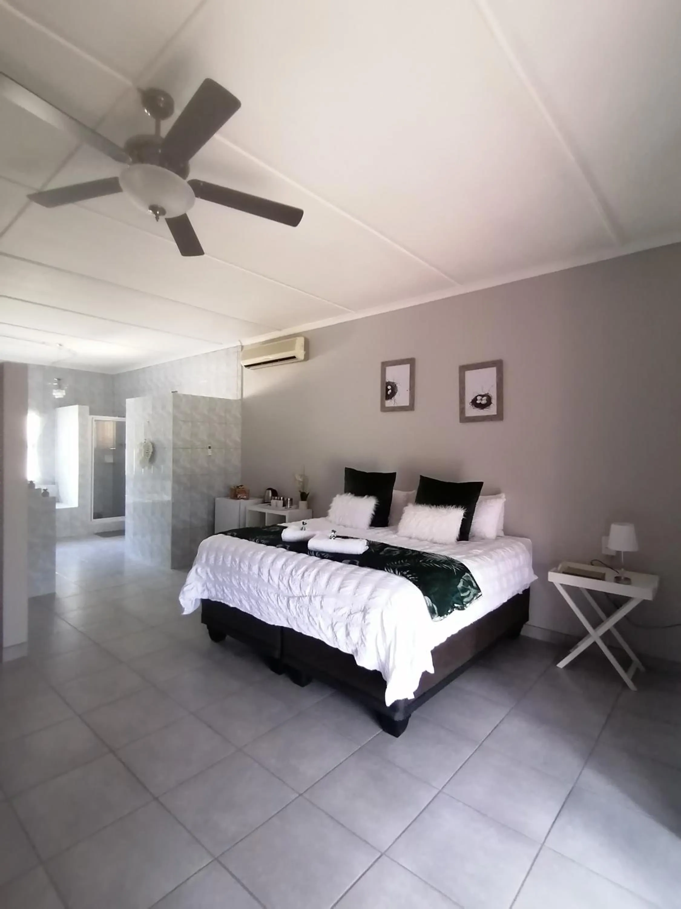 Bed in Oppi Draai Guesthouse