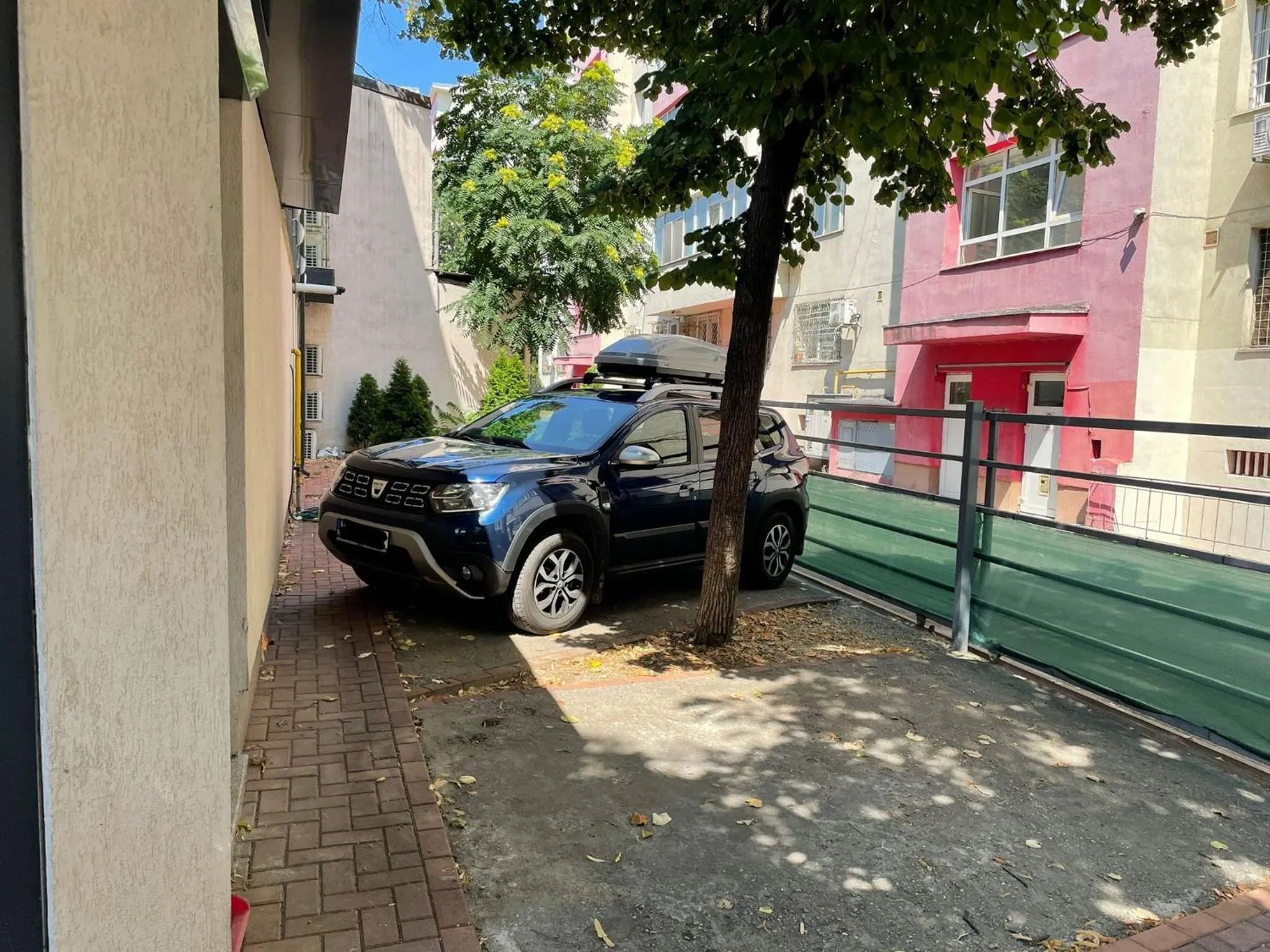 Parking in The Embassy Nord