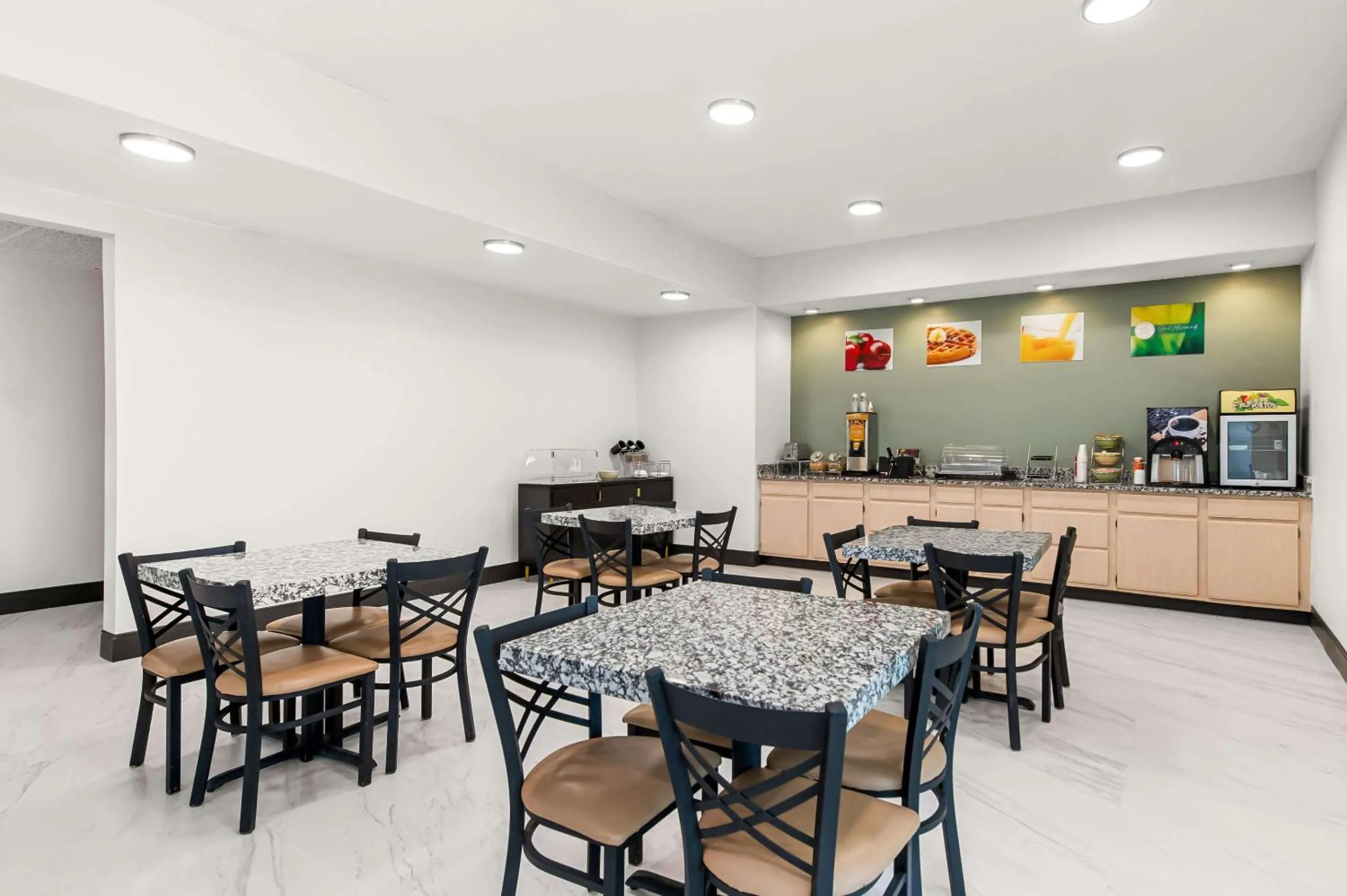 Breakfast in Quality Inn & Suites Kilgore-Longview