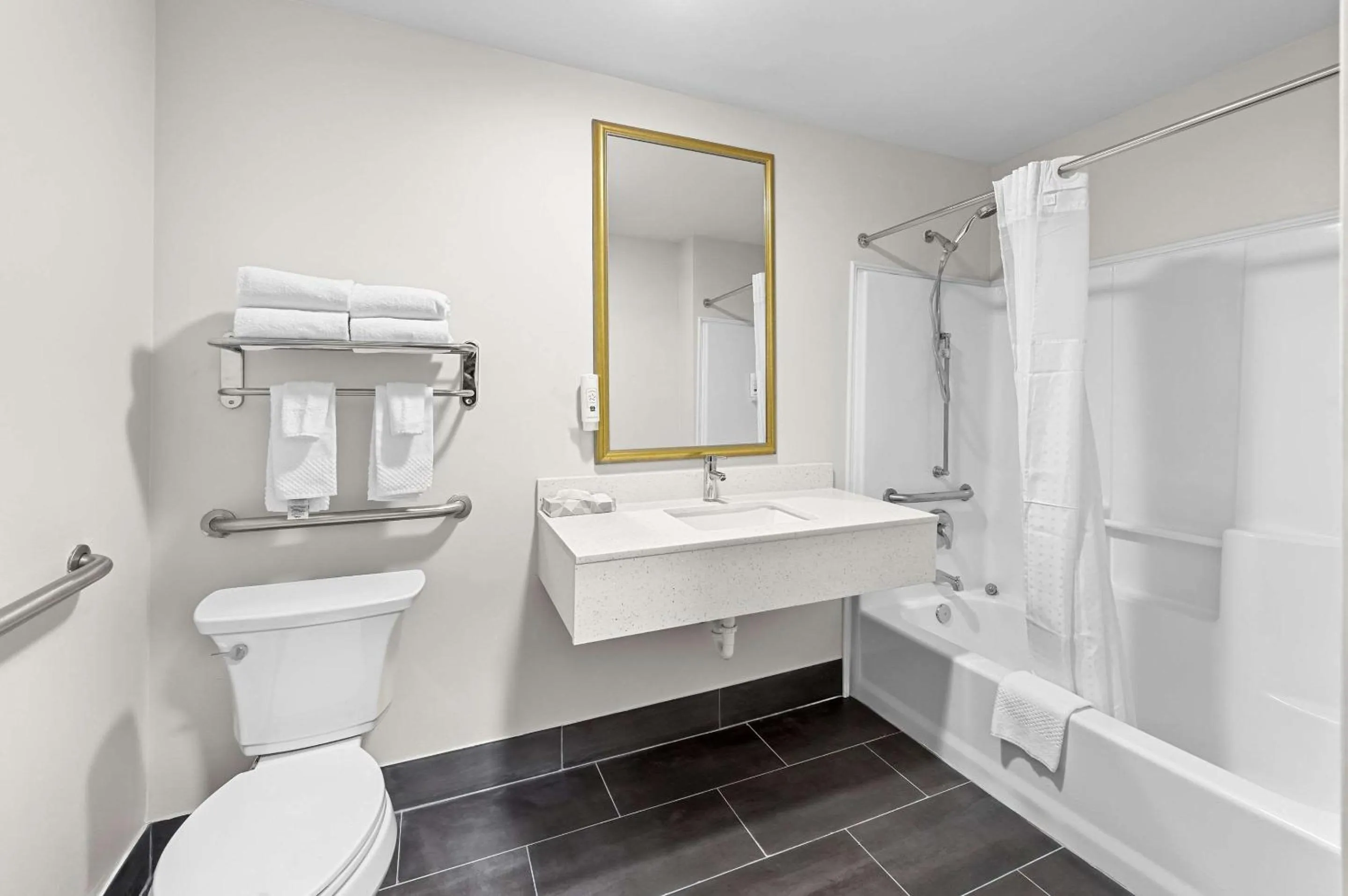 Bedroom in Quality Inn & Suites Kilgore-Longview