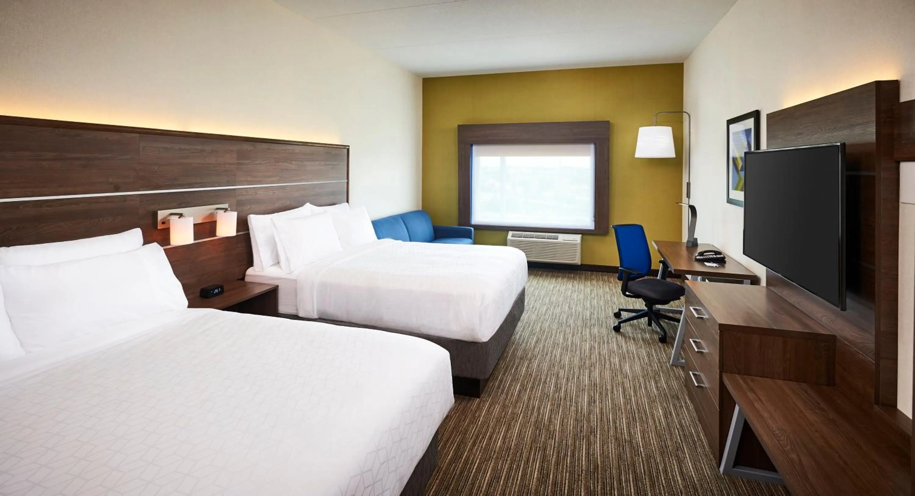 Photo of the whole room, Bed in Holiday Inn Express & Suites - Brantford by IHG
