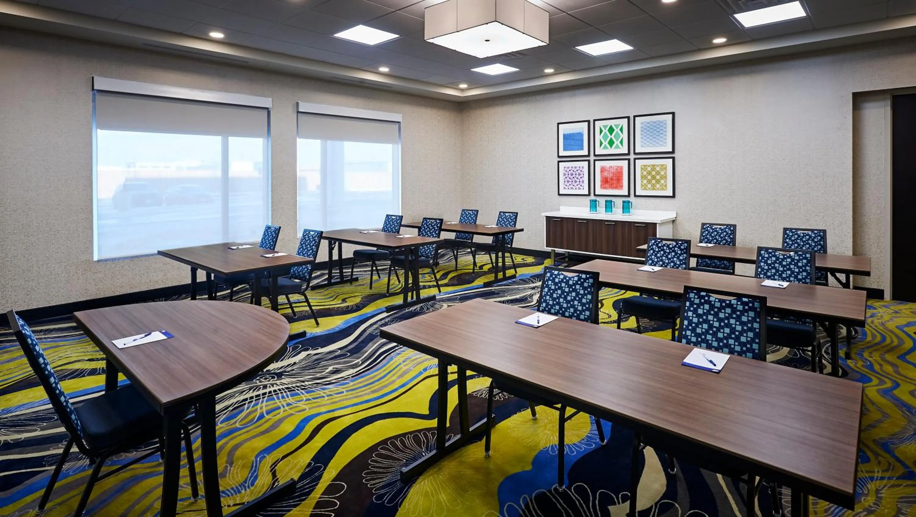 Meeting/conference room in Holiday Inn Express & Suites - Brantford by IHG