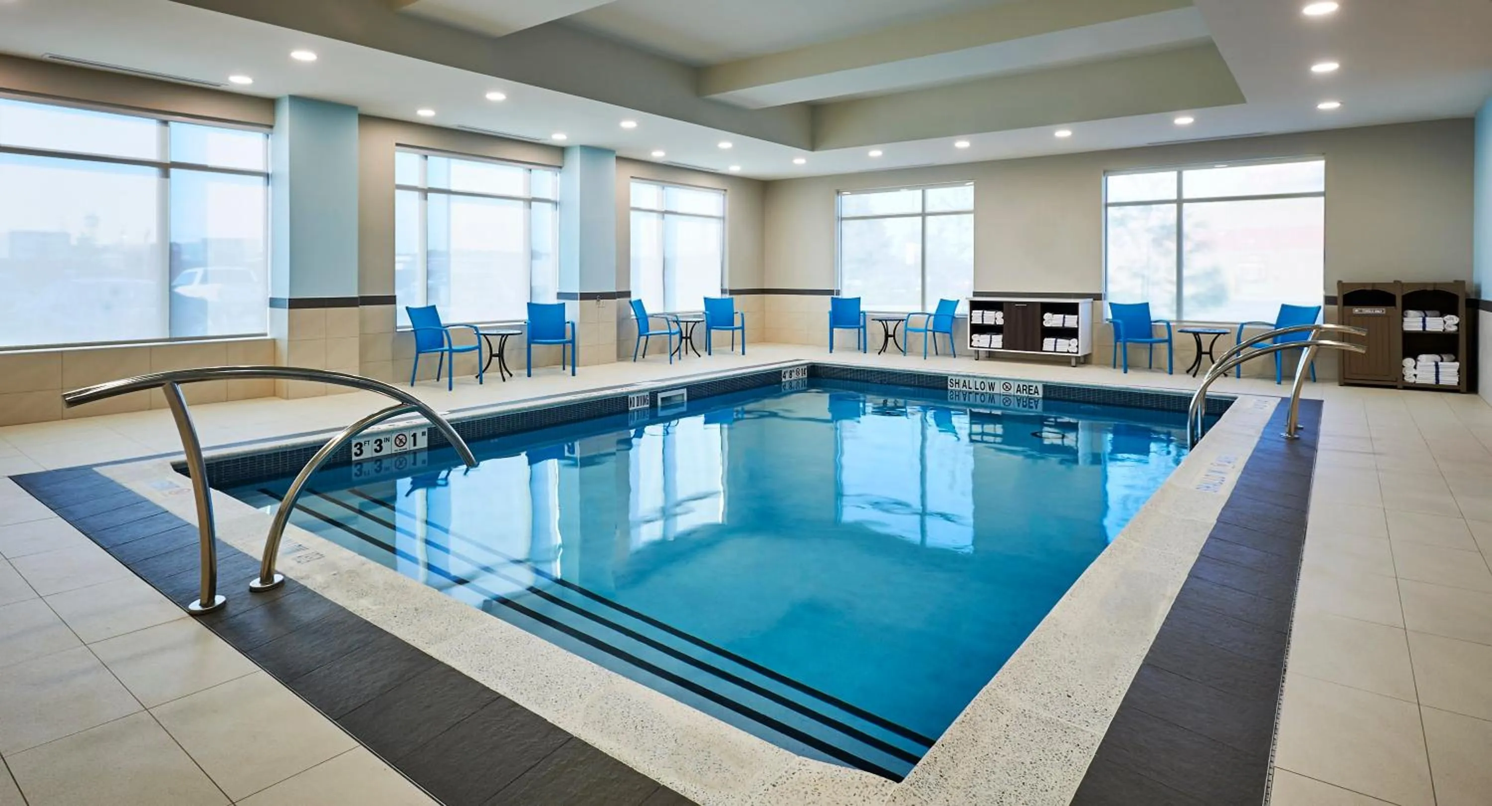 Swimming pool in Holiday Inn Express & Suites - Brantford by IHG