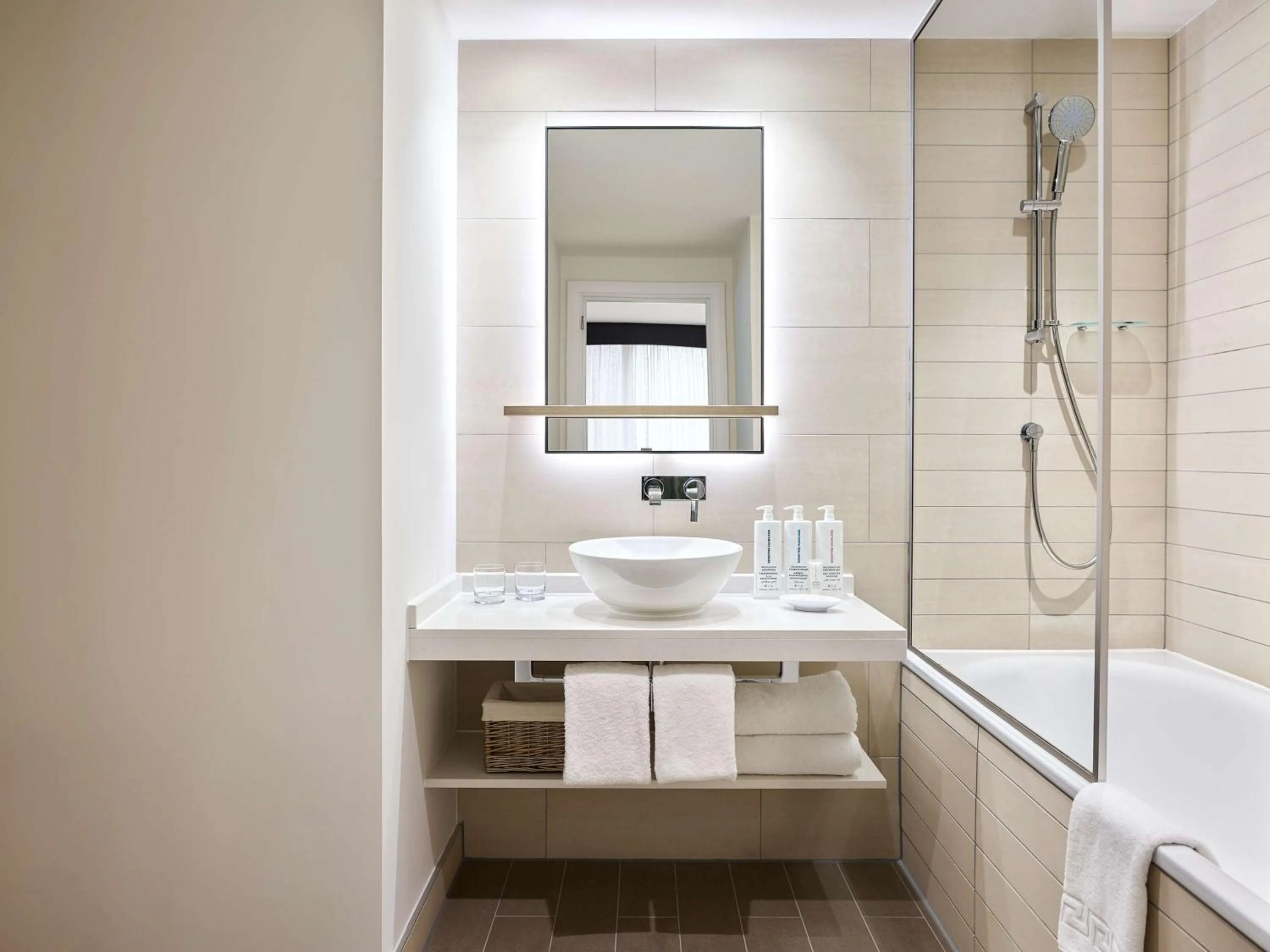 Bathroom in Hyatt House Manchester - Aparthotel