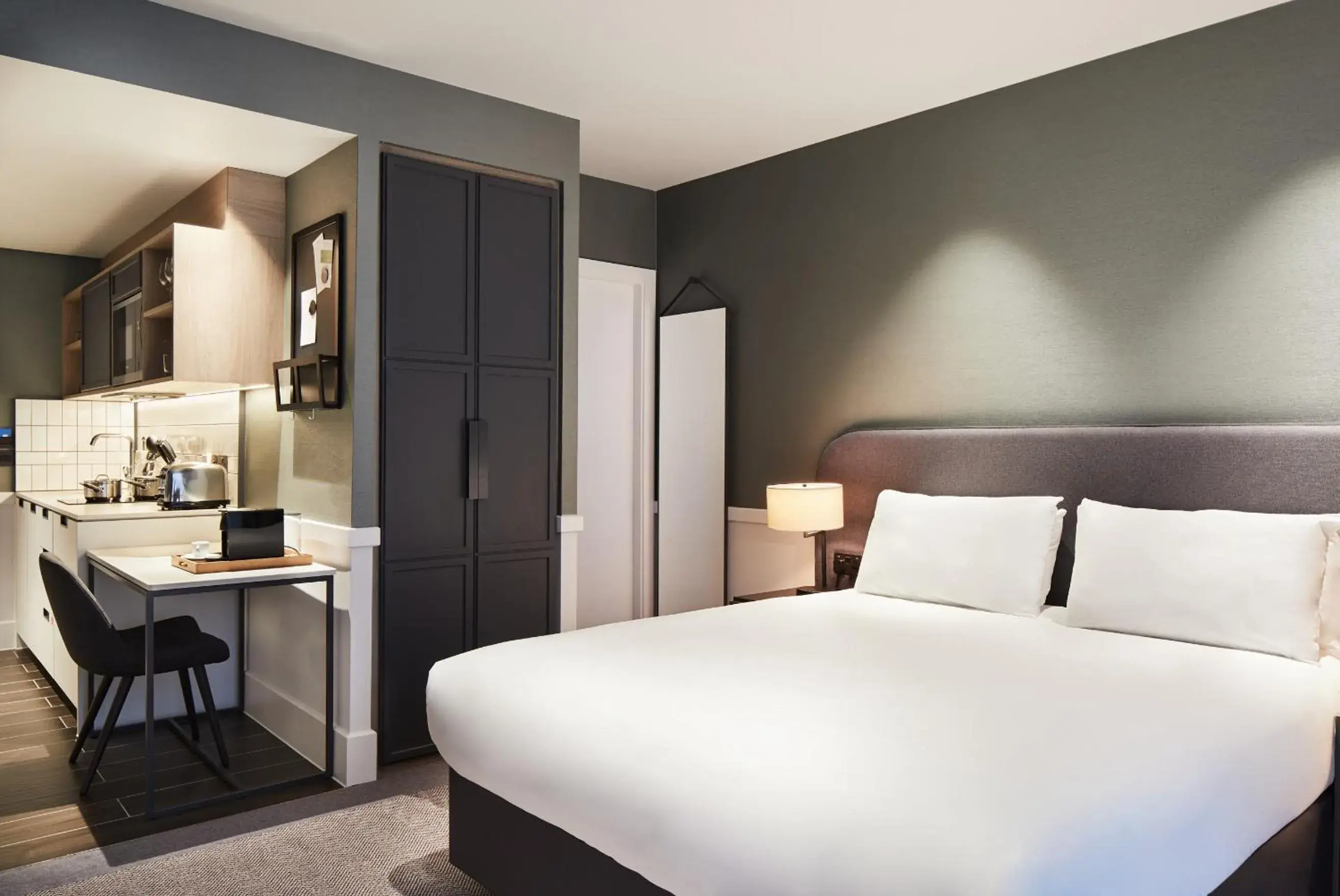 Bed in Hyatt House Manchester - Aparthotel Bed in Hyatt House Manchester - Aparthotel